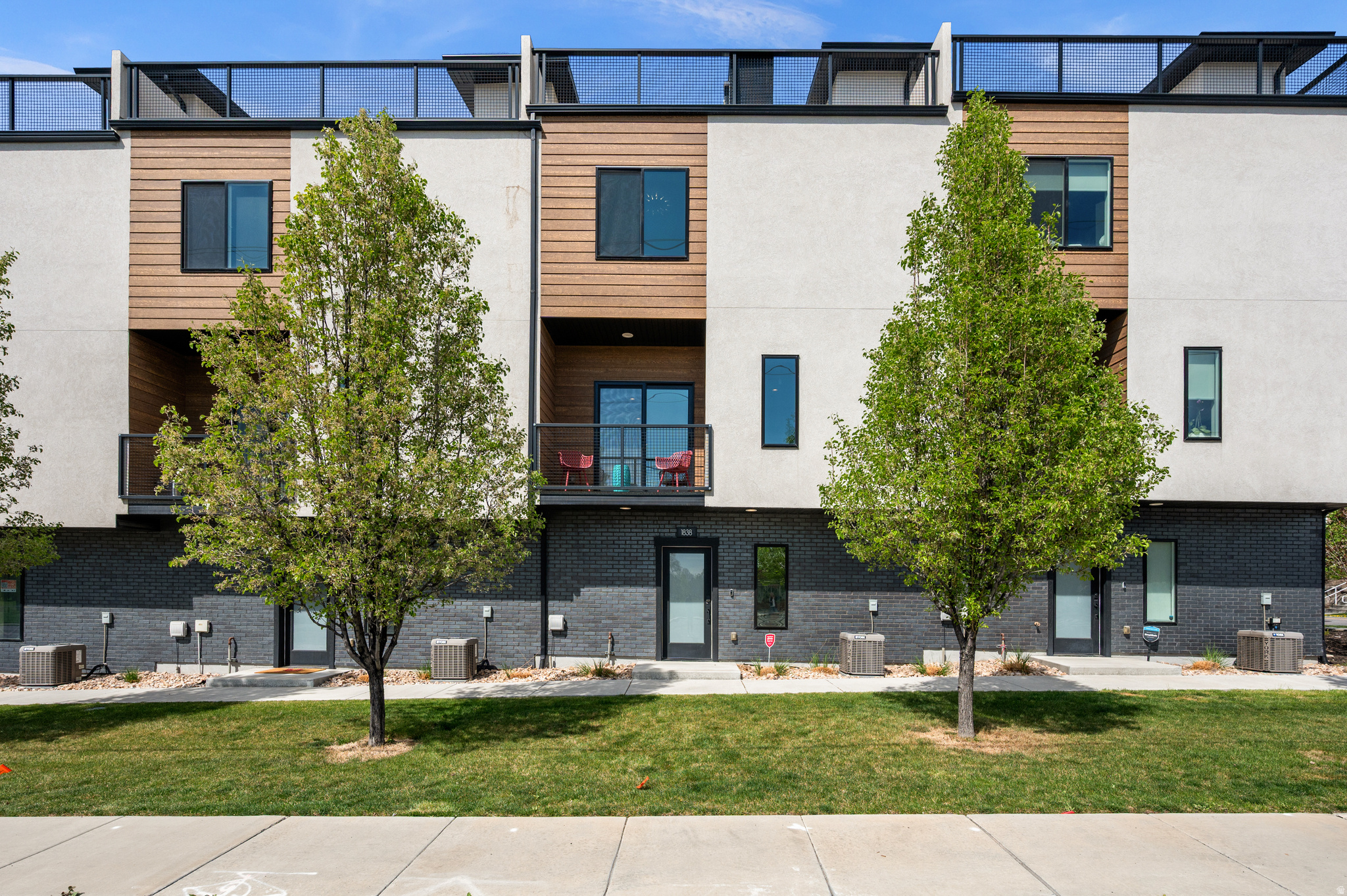 1838 E MELBOURNE CT, Millcreek, UT 84106 — photo 1