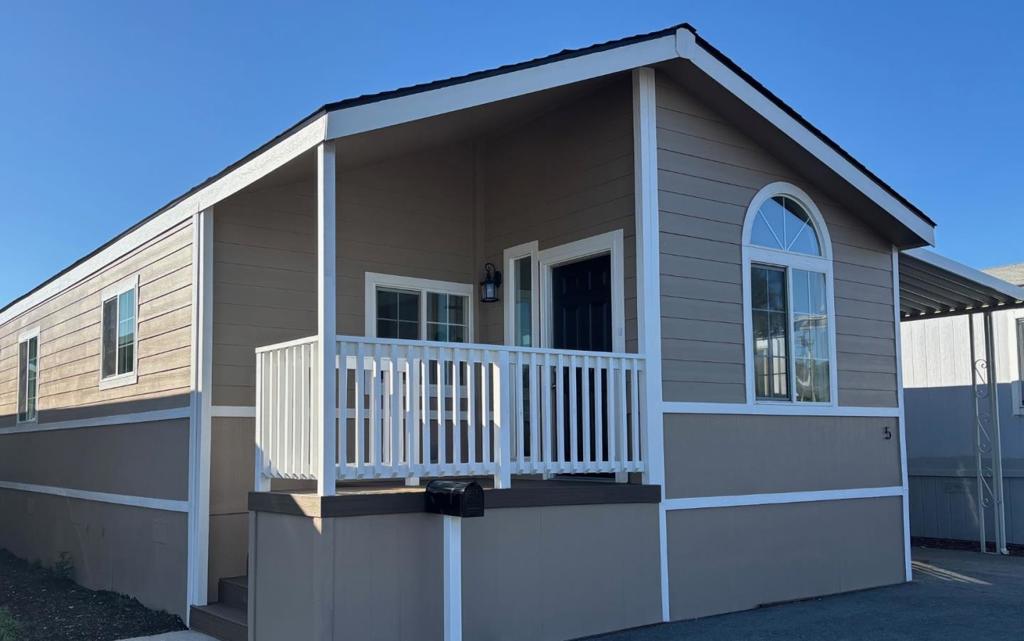8282 Murray Avenue 5, Gilroy, CA 95020 — photo 1