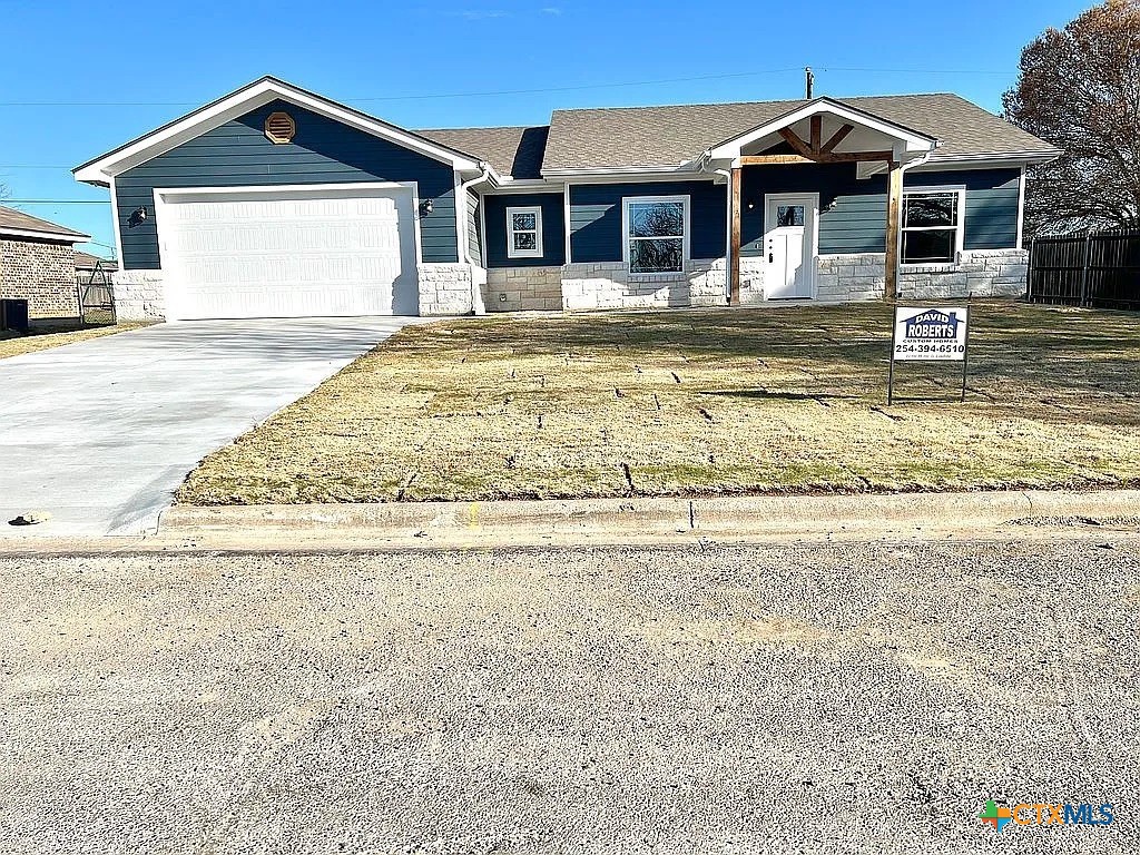 1205 Westview Drive, Gatesville, TX 76528 — photo 1