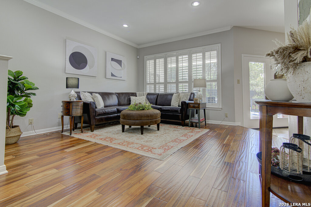 912 MISSION HILLS DR, ,  78130 — photo 1