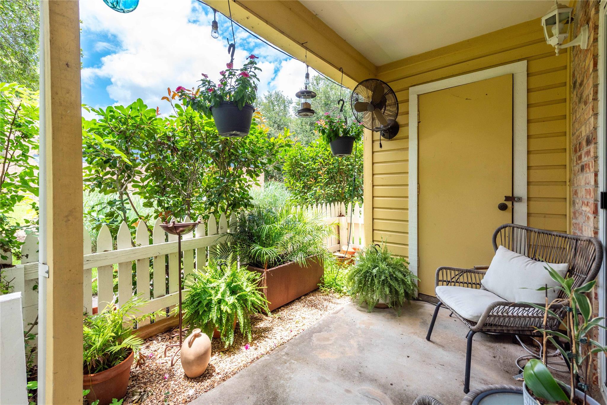 1601 Faro, Austin, TX 78741 — photo 1