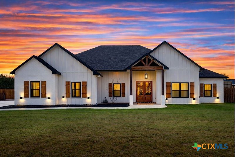 209 Comanche Drive, Gatesville, TX 76528 — photo 1