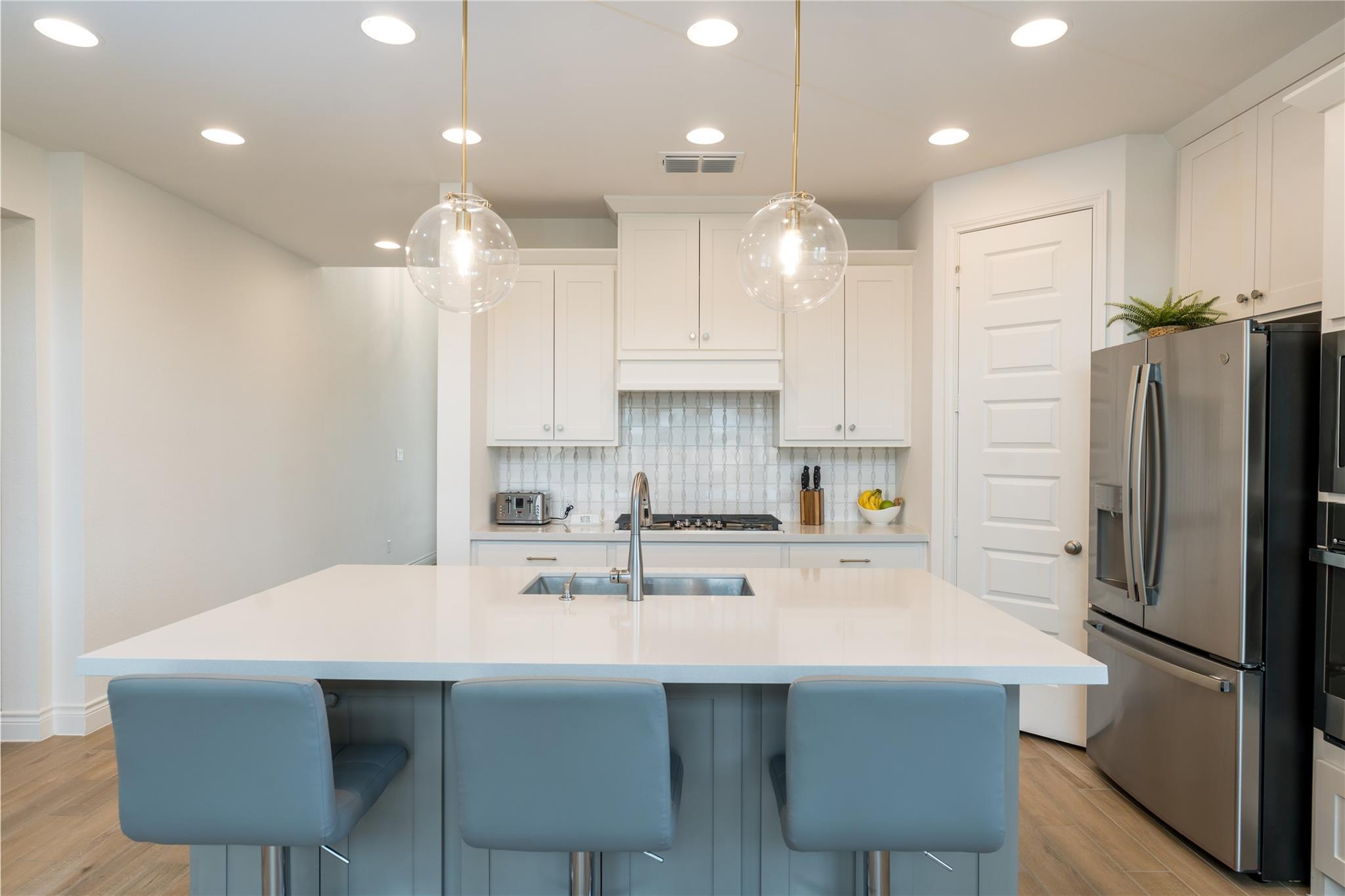 129 Menlo, Liberty Hill, TX 78642 — photo 1