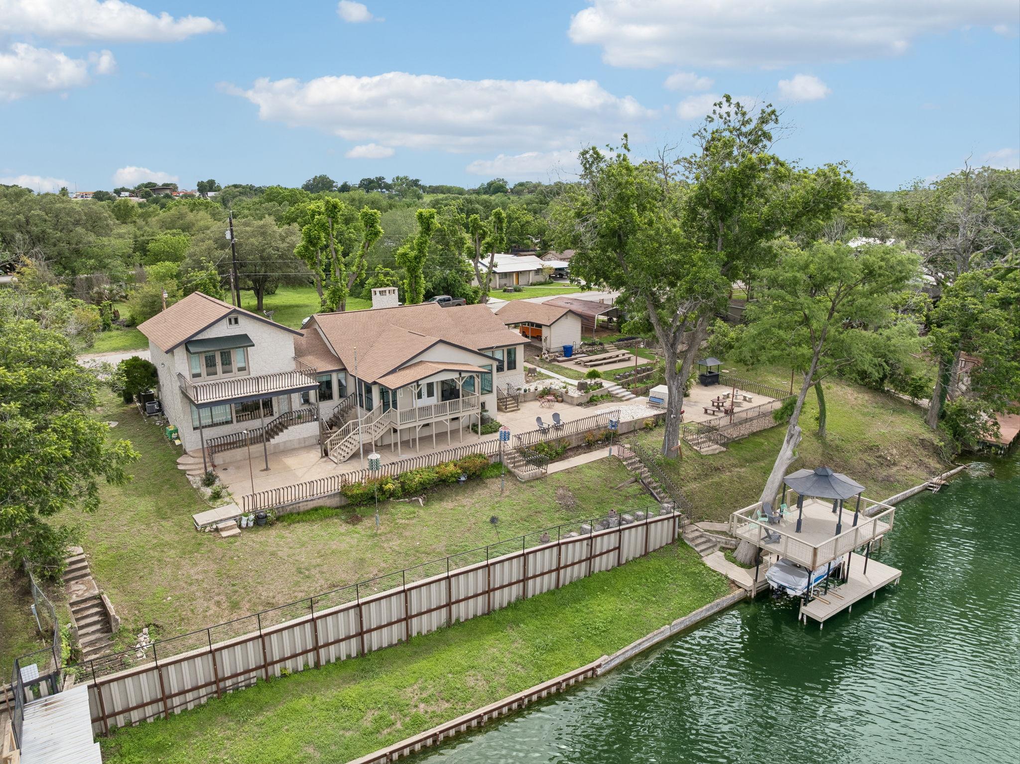 939 Reiley, Seguin, TX 78155 — photo 1
