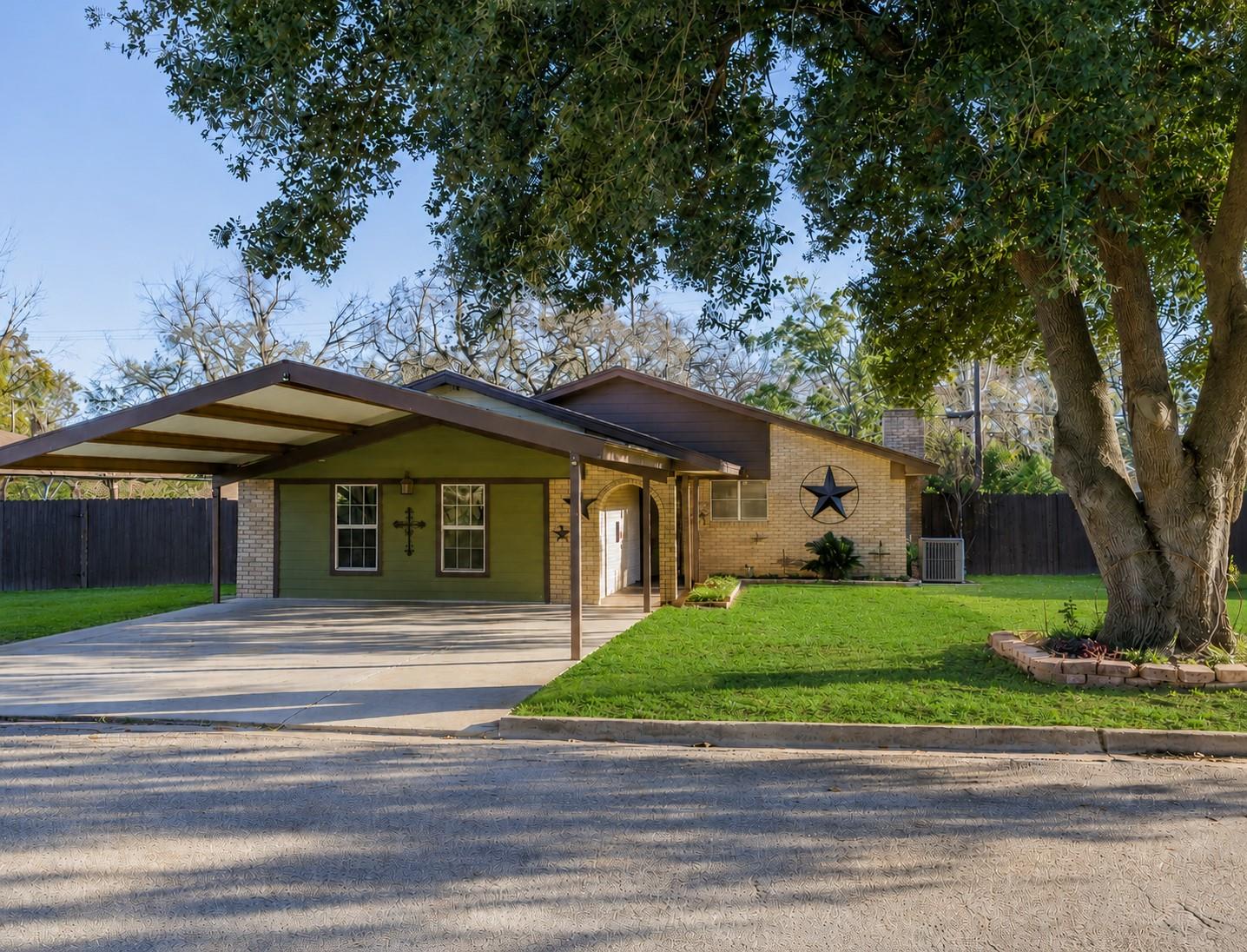 1603 Alcoa, Rockdale, TX 76567 — photo 1