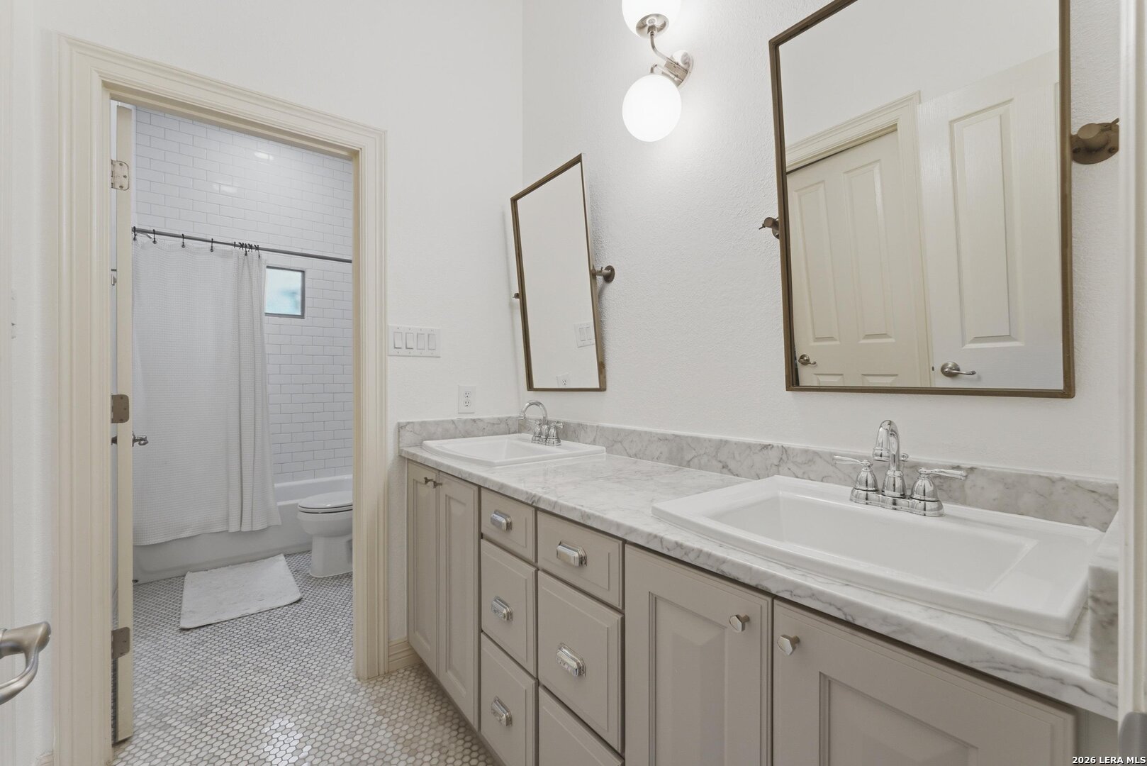 429 English Oaks Cir, ,  78006 — photo 1