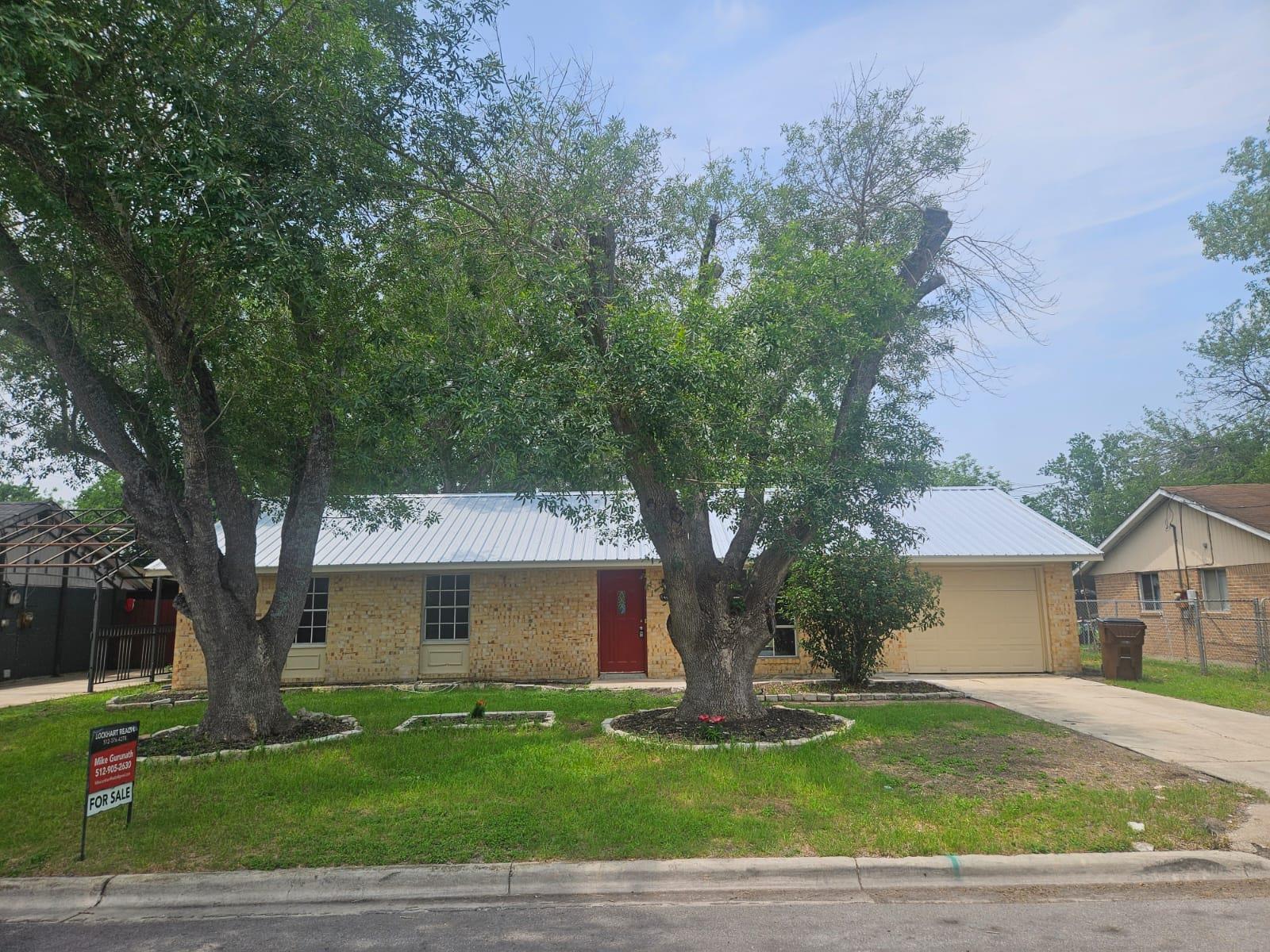 1401 Trinity, Lockhart, TX 78644 — photo 1