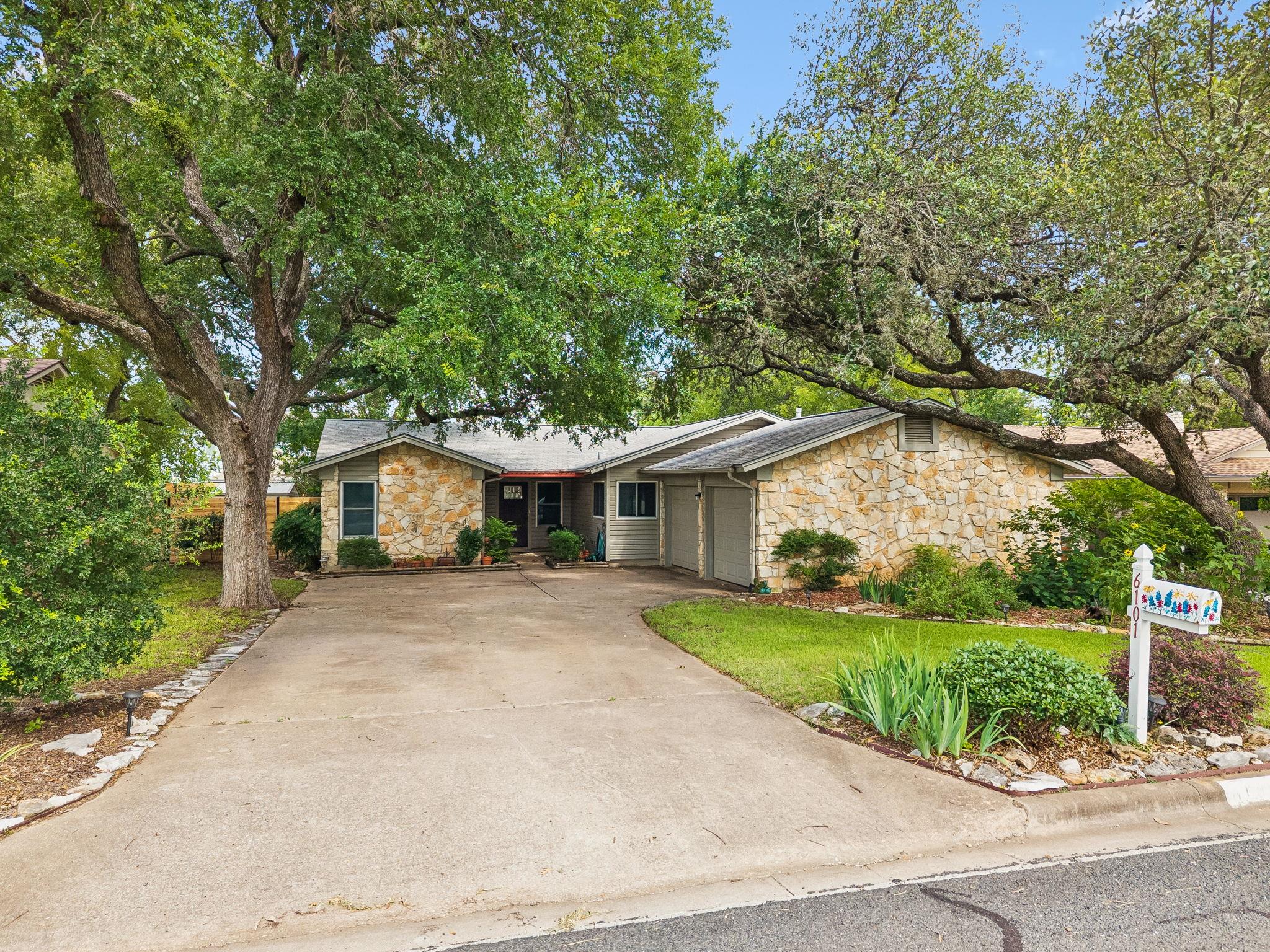 6101  Sun Vista Dr, Austin, TX 78749 — photo 1
