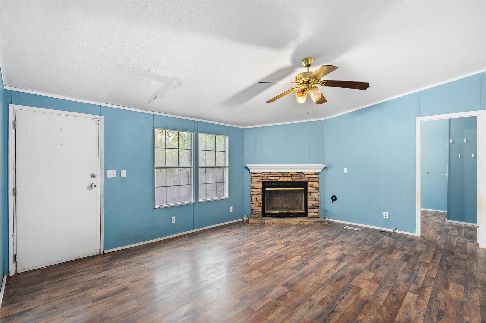 743 Oak, San Marcos, TX 78666 — photo 1
