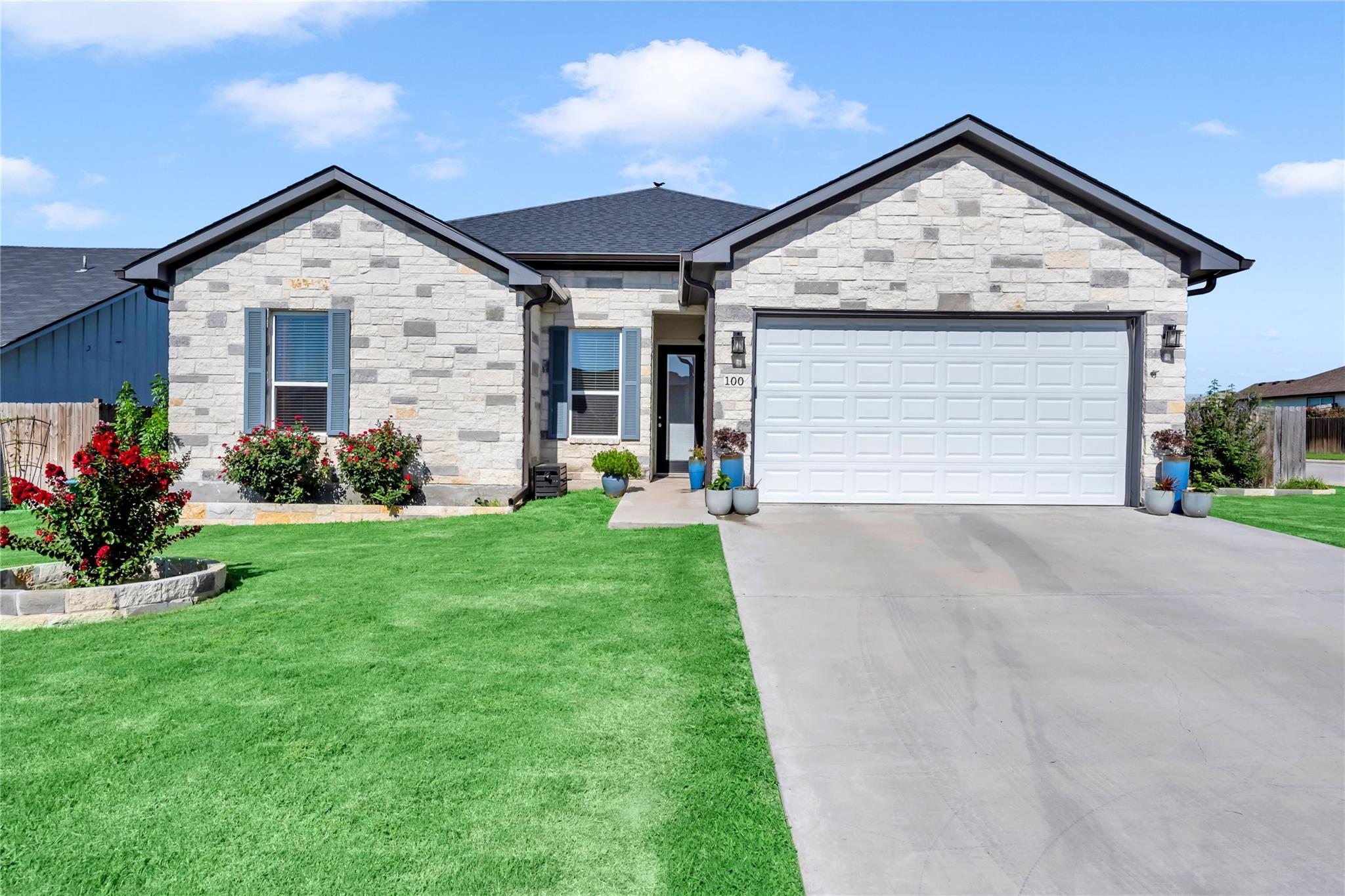 100 Thomas, Burnet, TX 78611 — photo 1