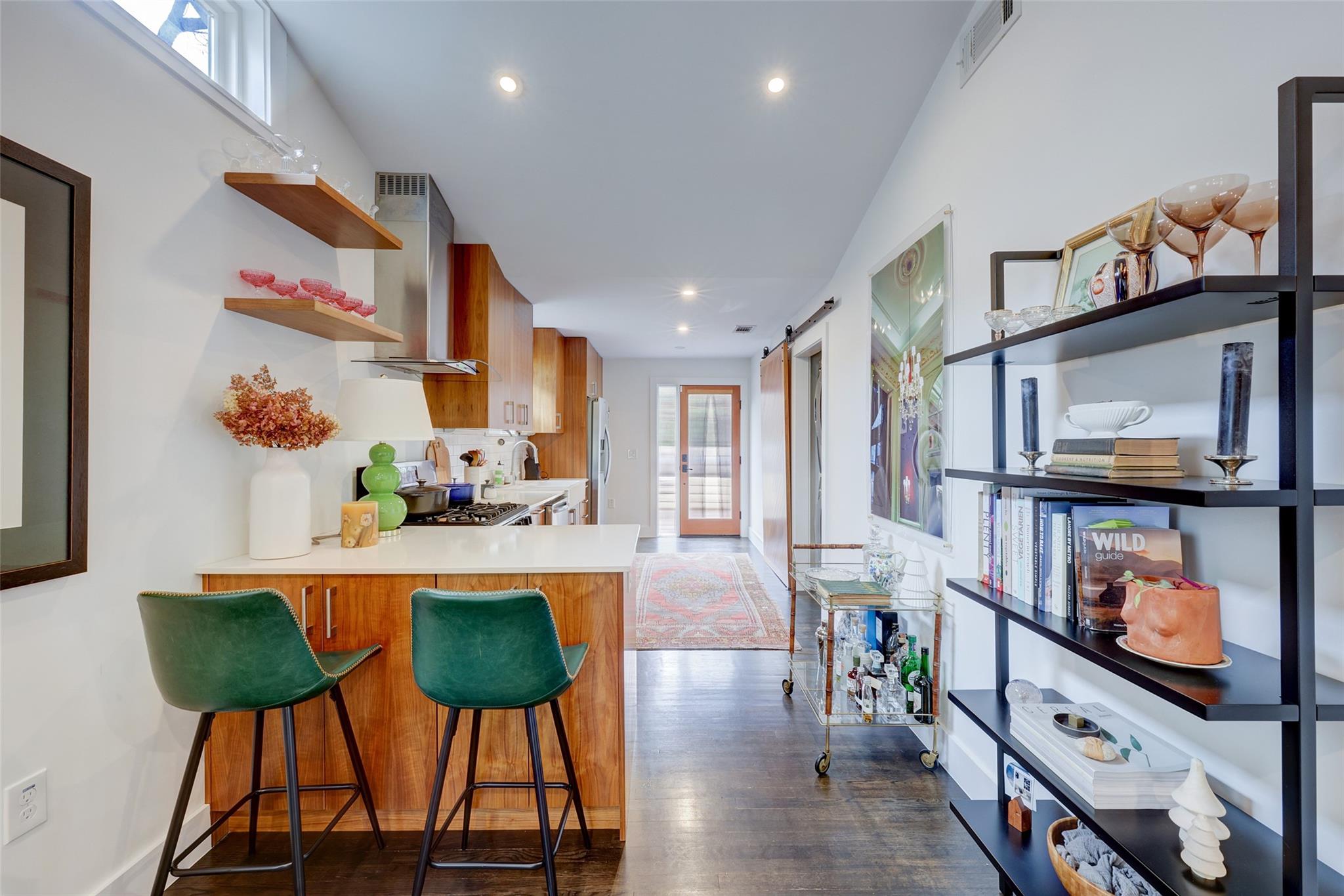 2306 Santa Maria, Austin, TX 78702 — photo 1