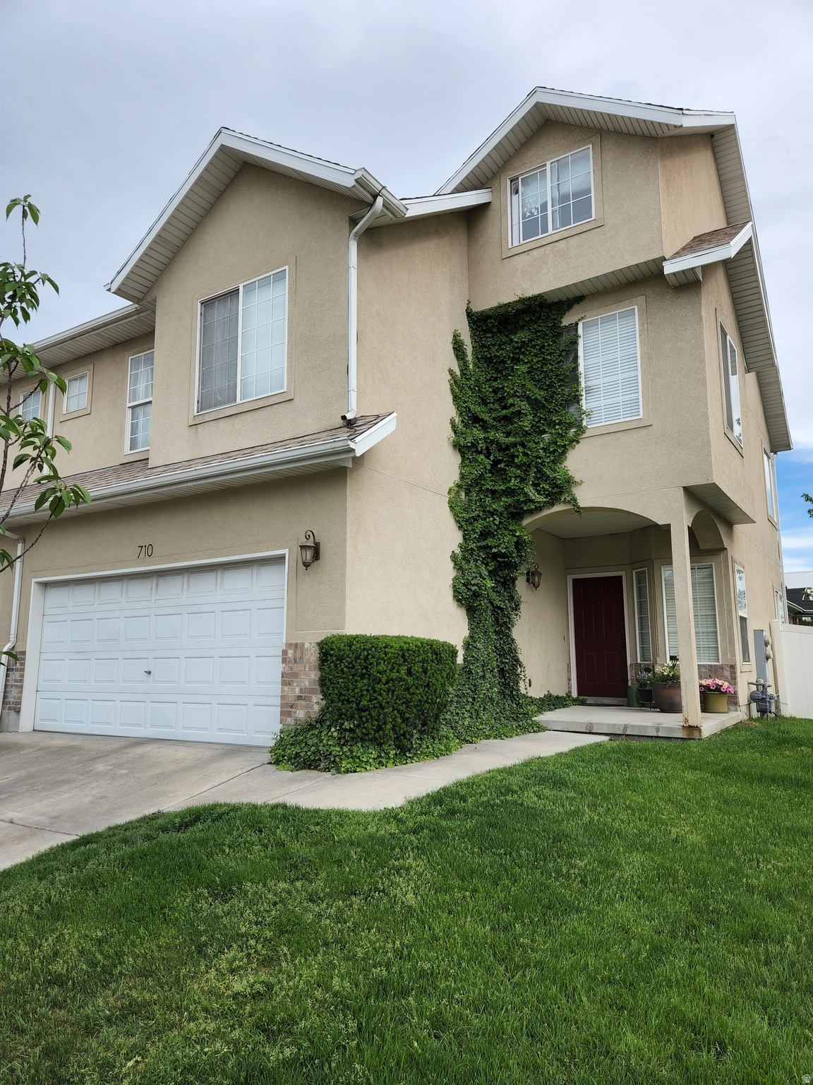 710 E SANDY POINT DR, Sandy, UT 84094 — photo 1
