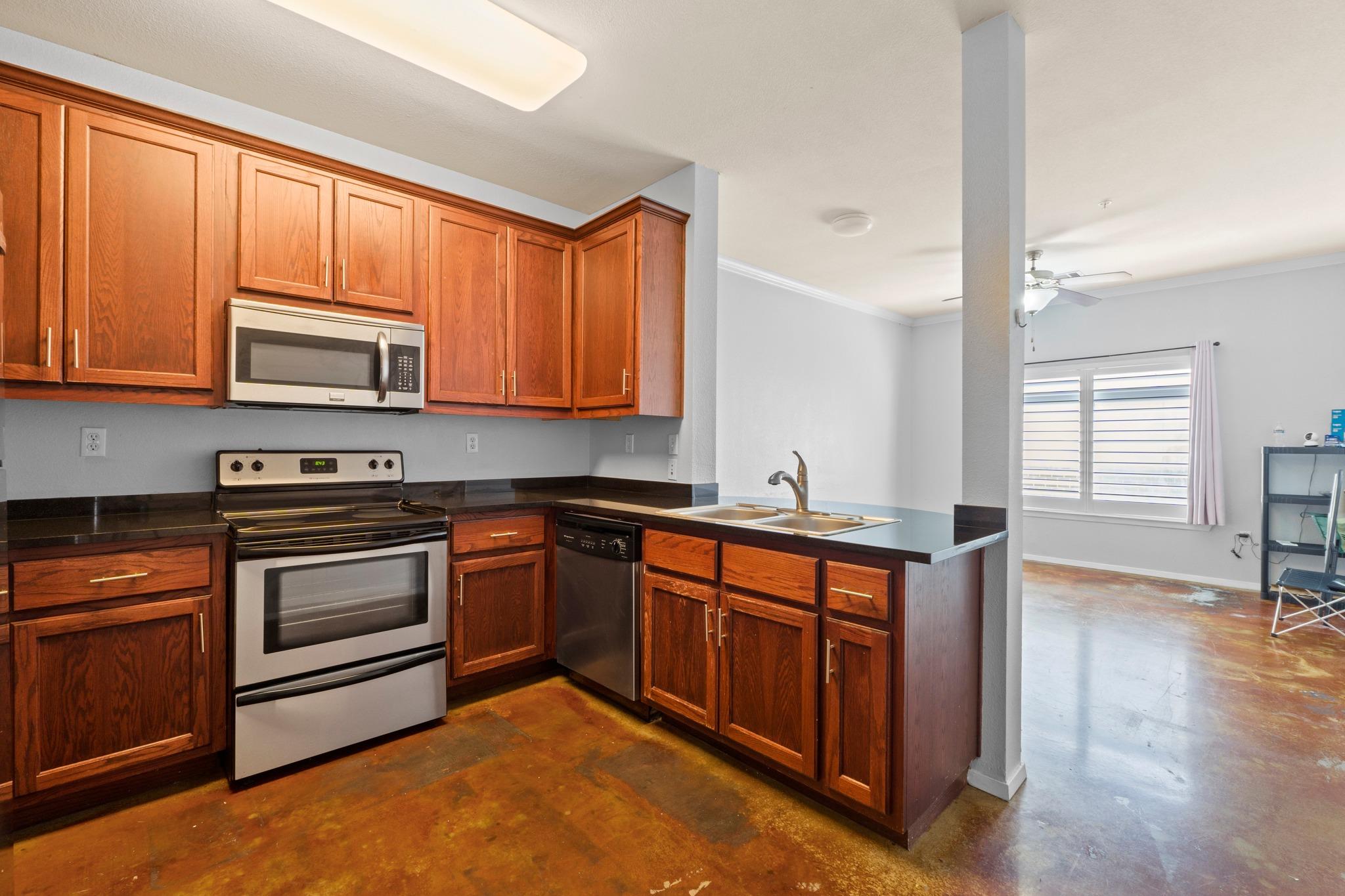 910 25th, Austin, TX 78705 — photo 1