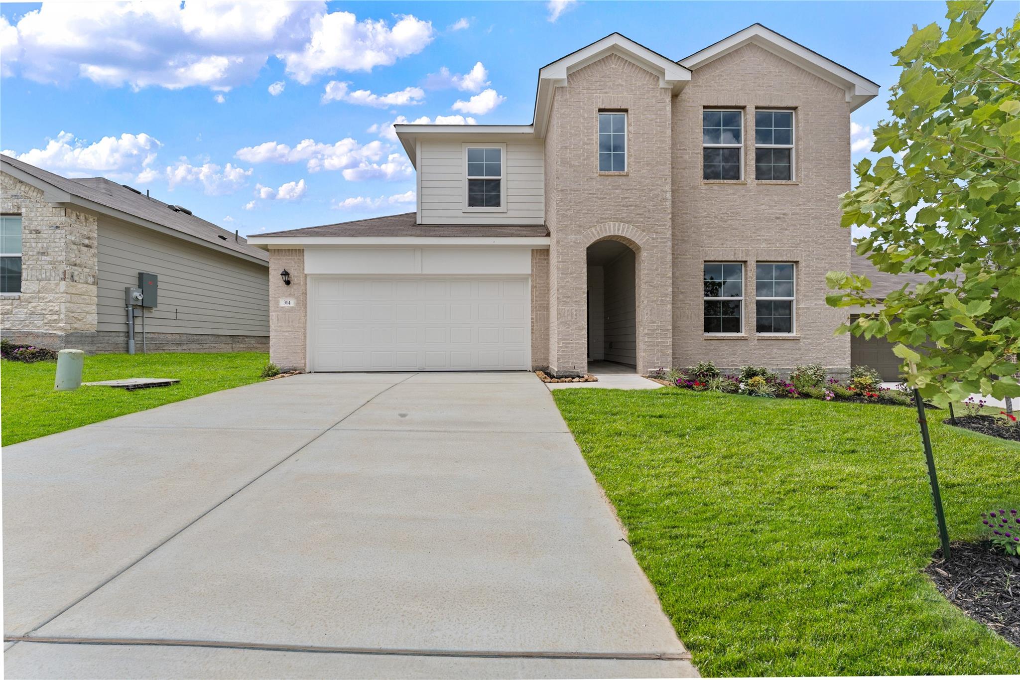 314 Boatman, Seguin, TX 78155 — photo 1