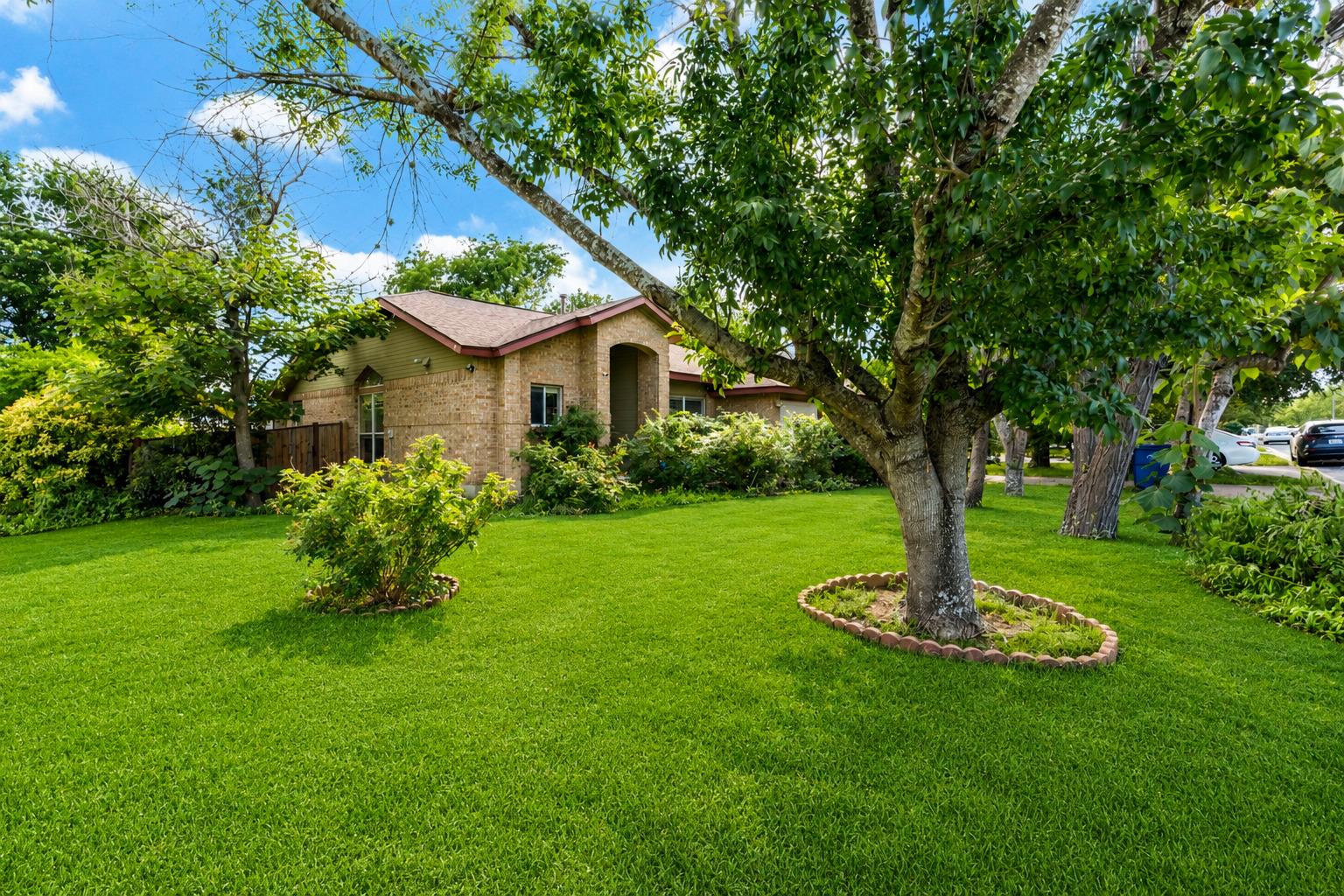 5611 Meadow, Austin, TX 78744 — photo 1