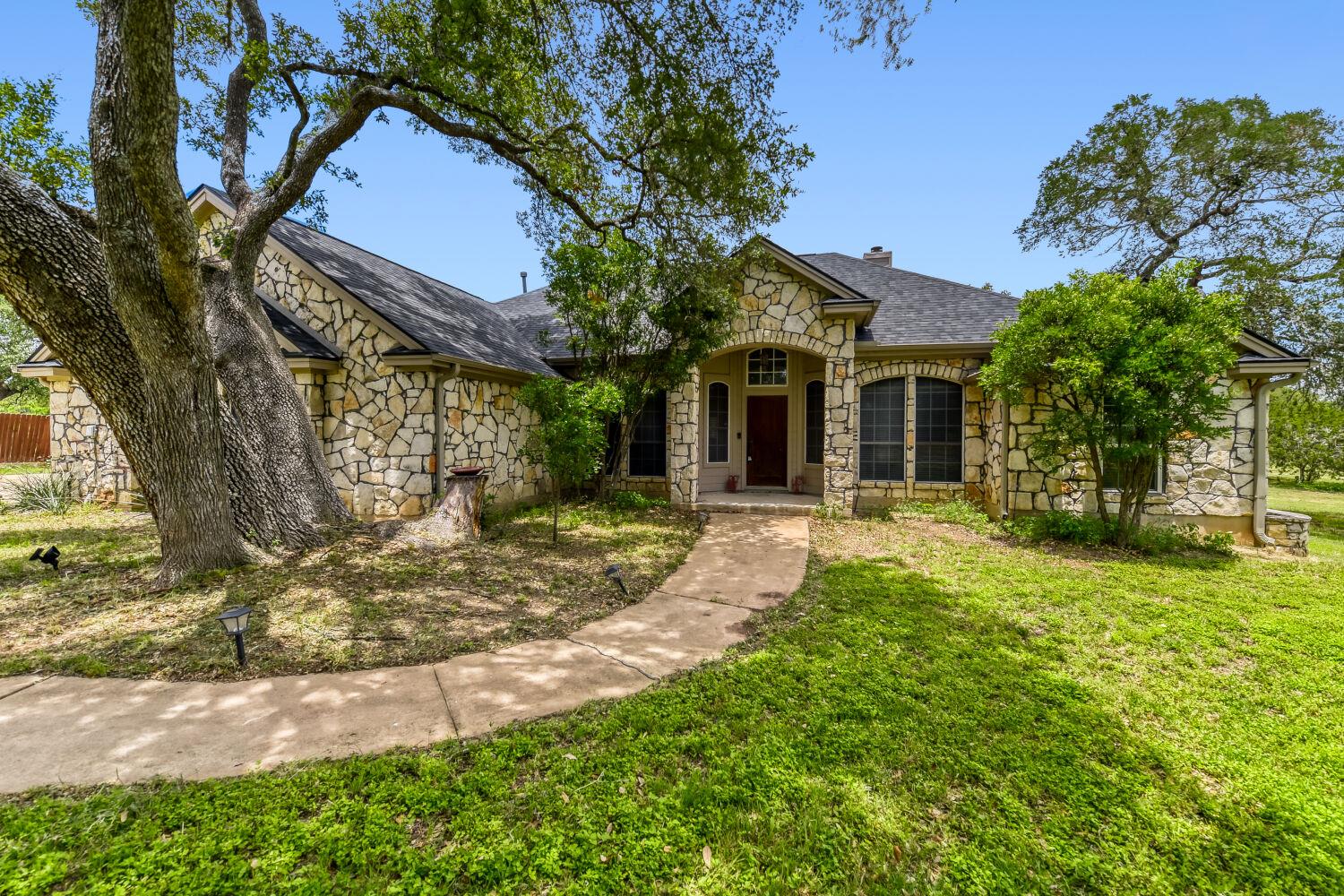 330 Humphrey Dr, Buda, TX 78610 — photo 1