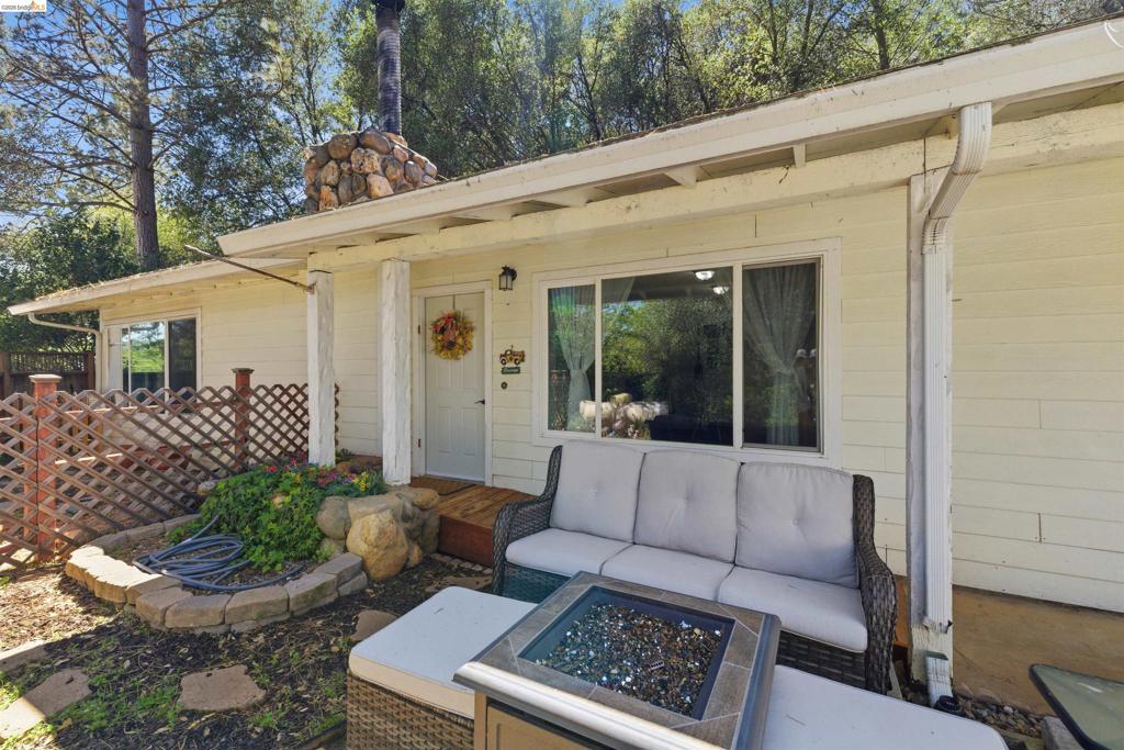 376 Calaveras Way, Sonora, CA 95370-6954 — photo 1