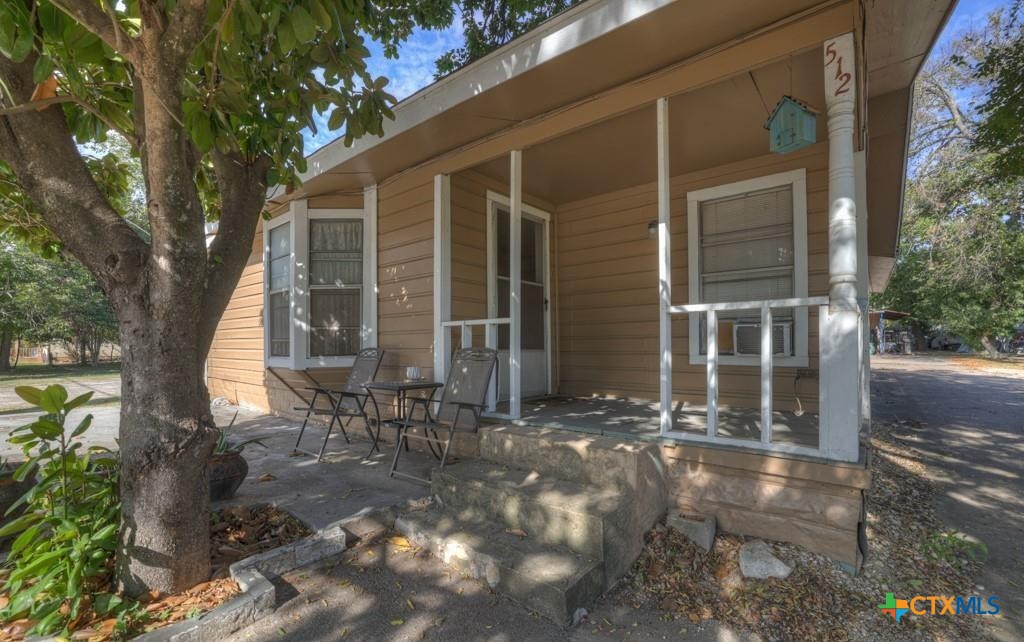 512 Valley Street, San Marcos, TX 78666 — photo 1