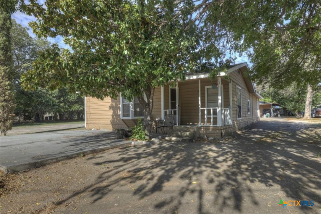 512 Valley Street, San Marcos, TX 78666 — photo 1