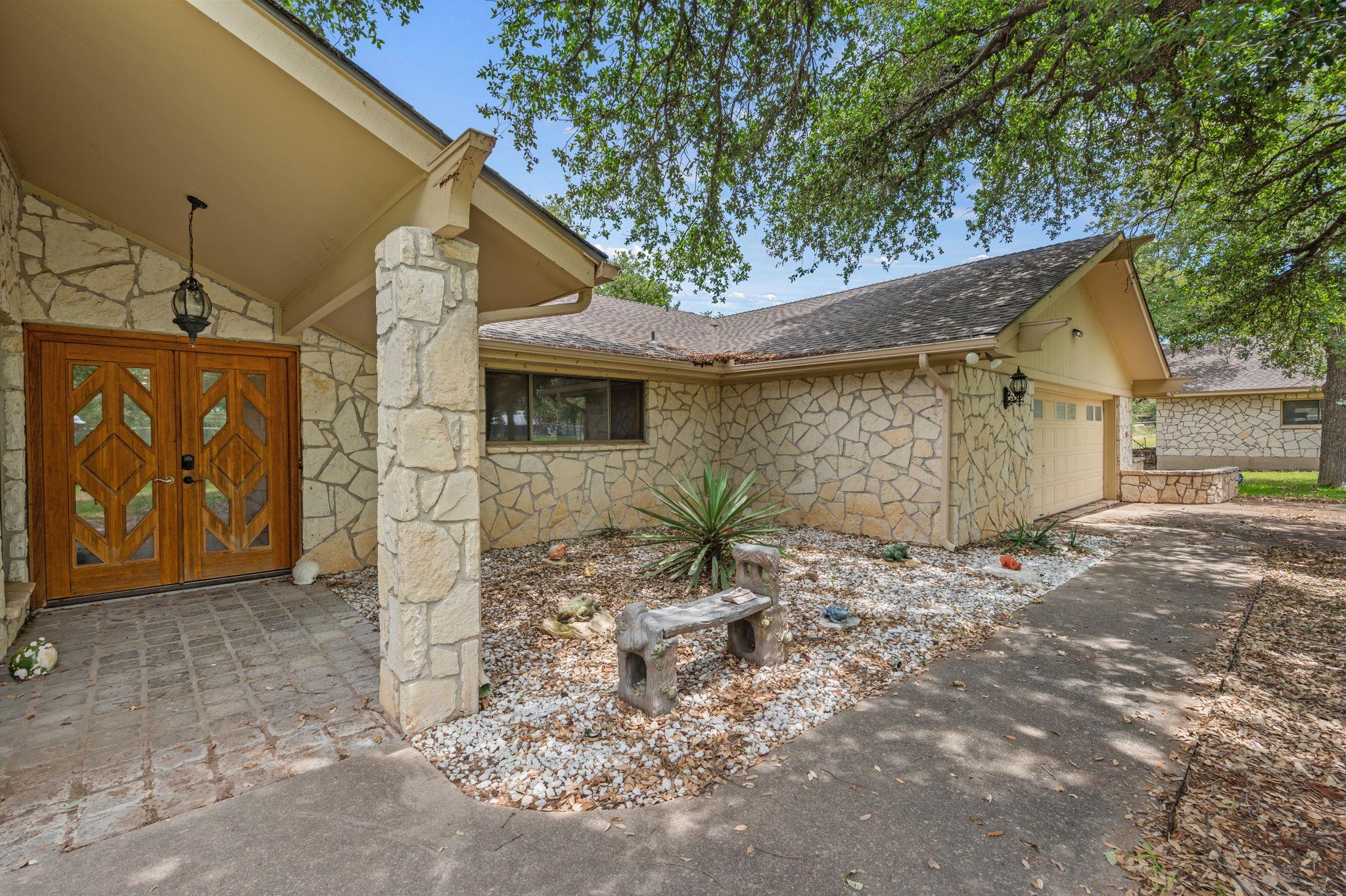 109  Sunset Cir, Burnet, TX 78611 — photo 1