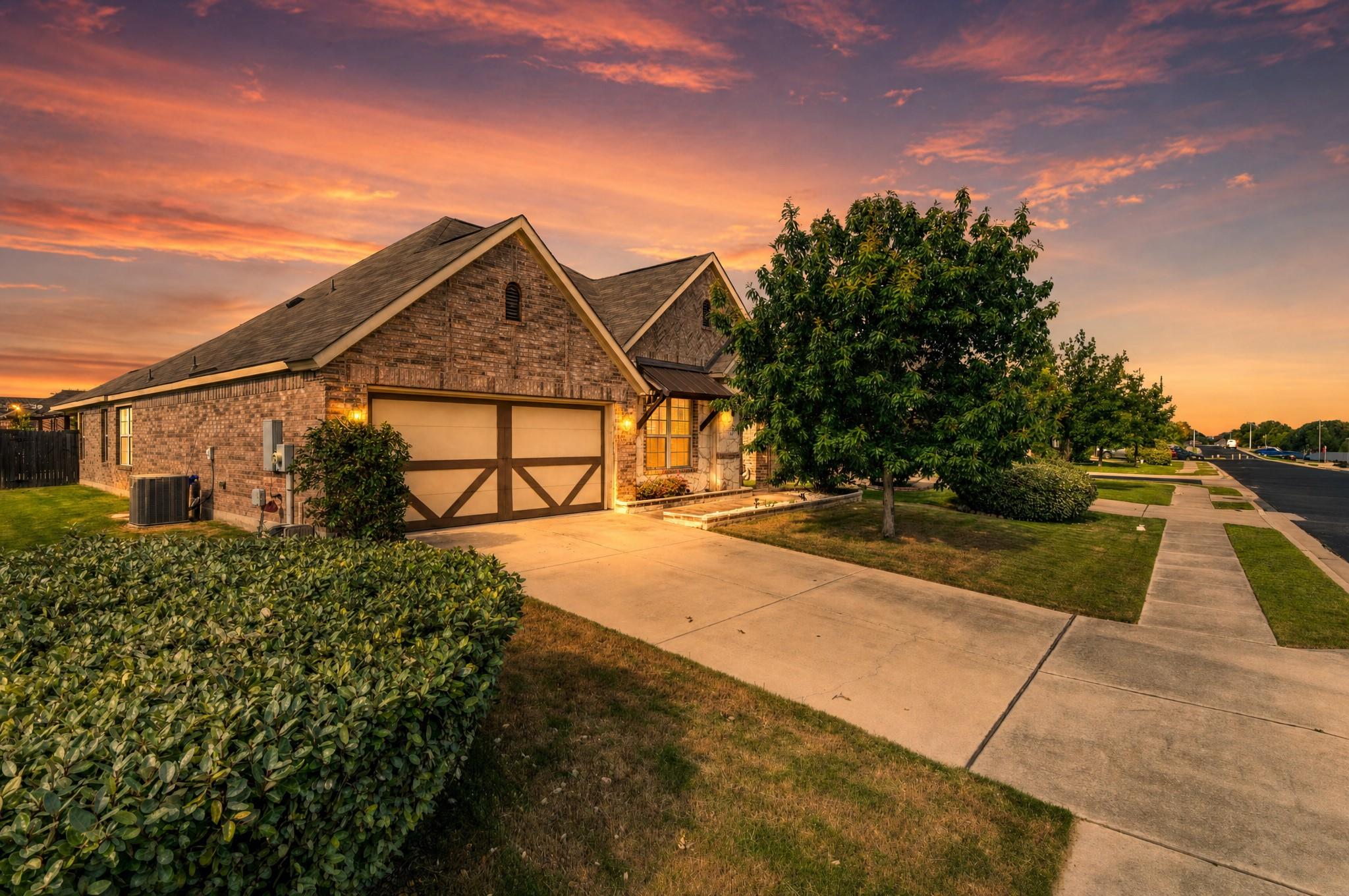 804 Farm House Dr, Hutto, TX 78634 — photo 1