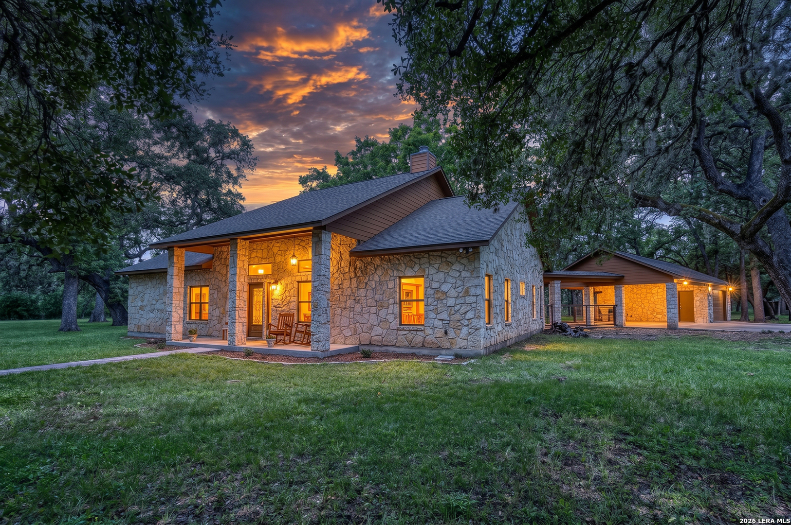 382 Arboles Ct, ConCan, TX 78838 — photo 1