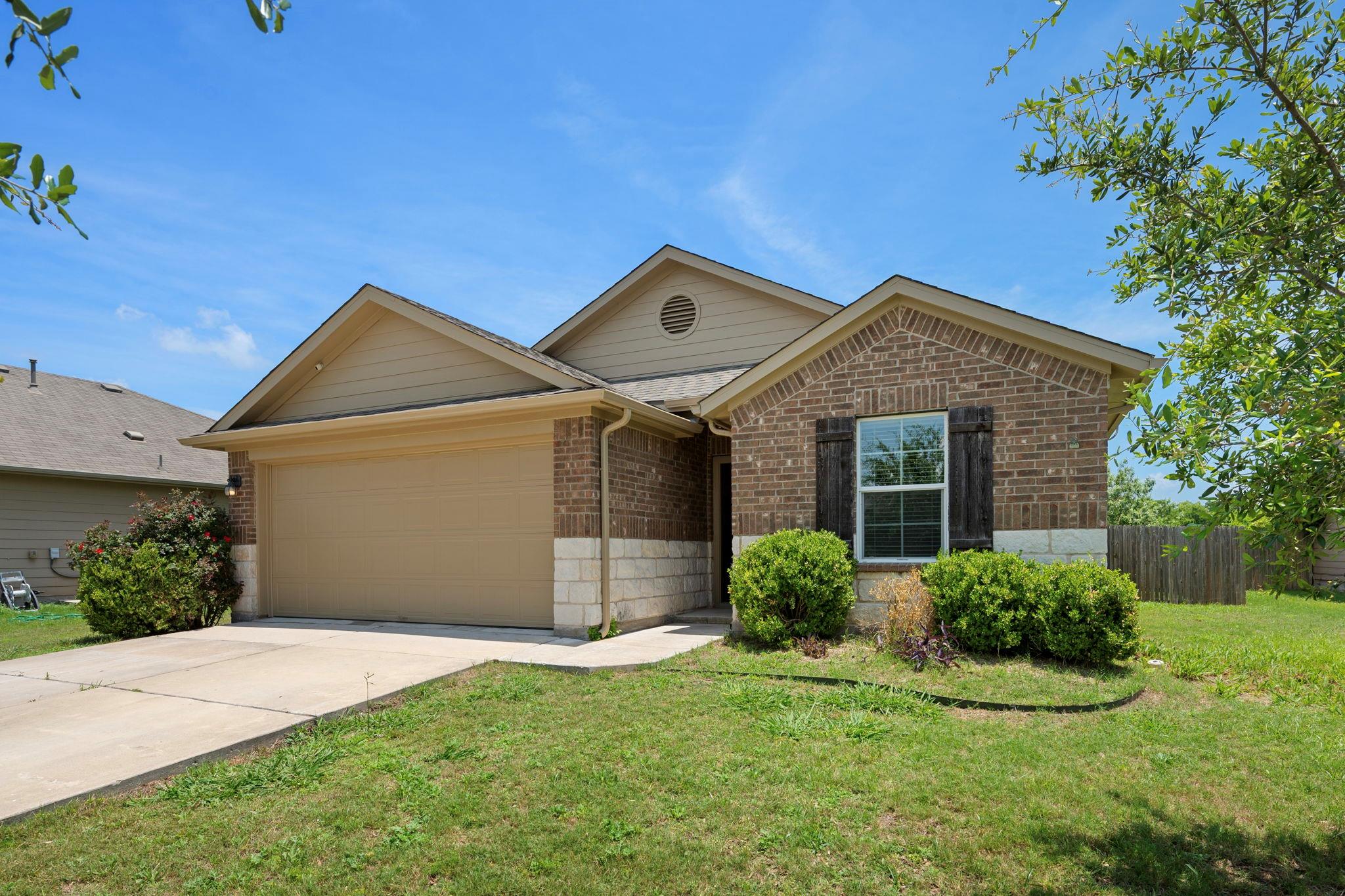 533  Luna Vista Dr, Hutto, TX 78634 — photo 1