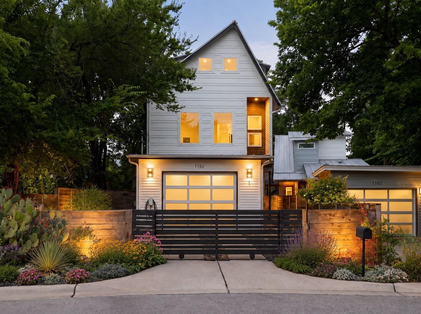 1182  Oakgrove Ave  #A, Austin, TX 78702 — photo 1