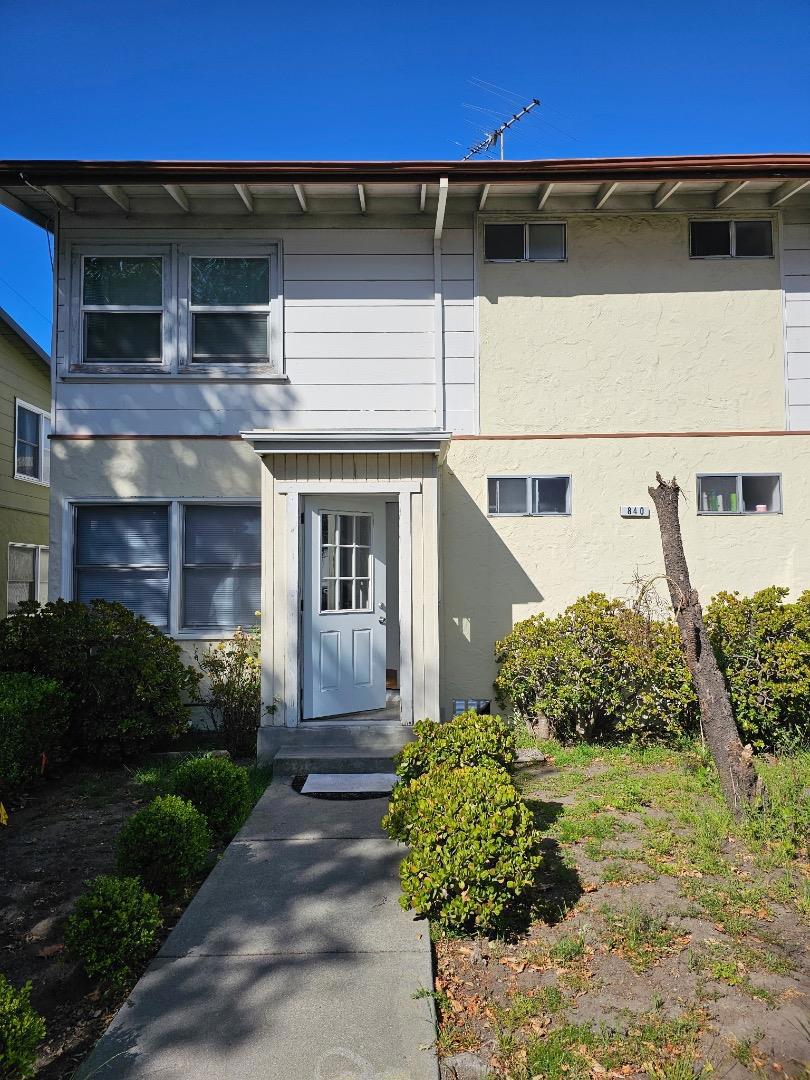 840 El Camino Real