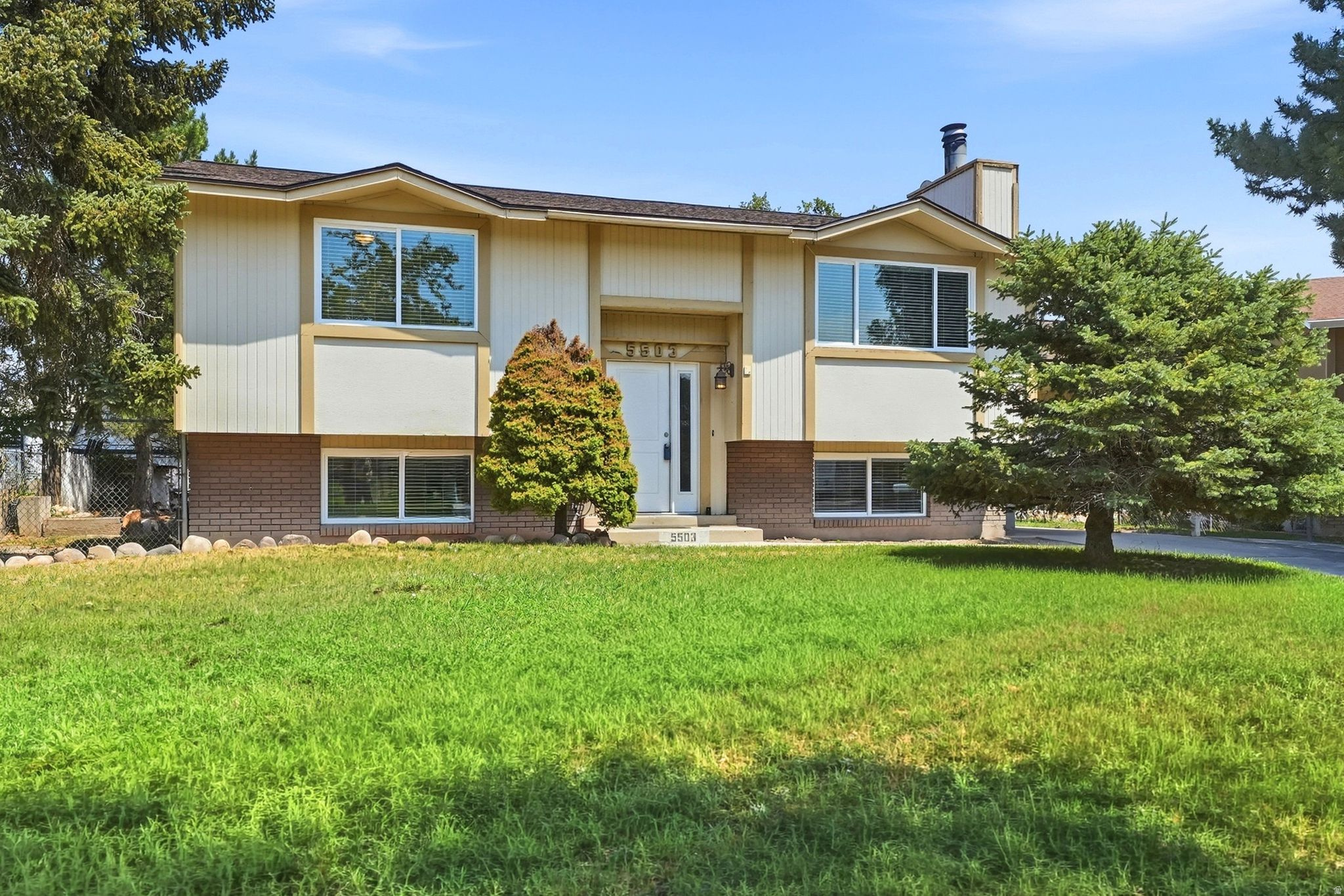 5503 S WESTSIDE CIR, Kearns, UT 84118 — photo 1