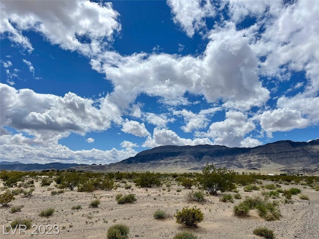 6861 North Moonhill Avenue, Pahrump, NV 89060 — photo 1