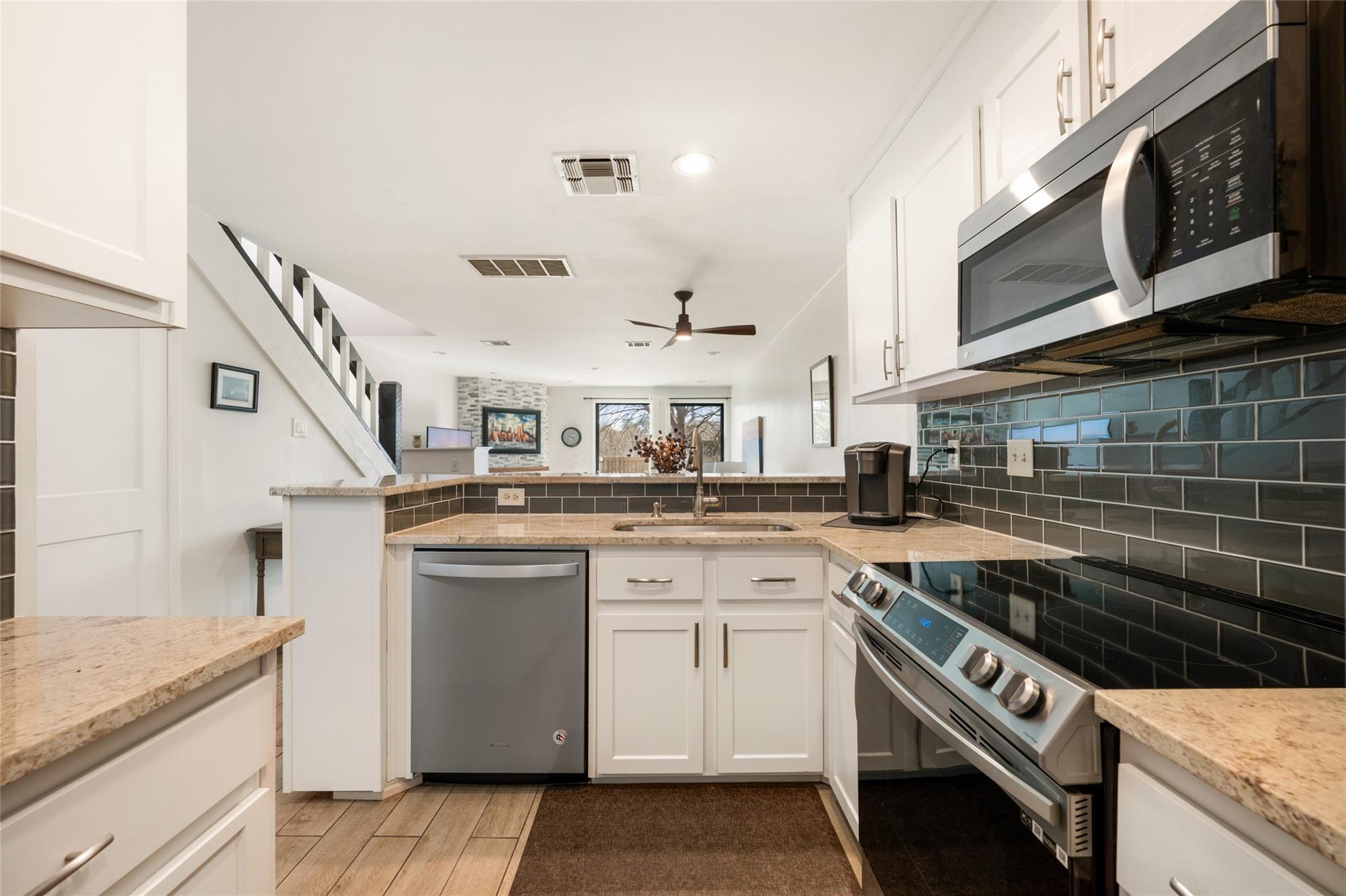 7122 Wood Hollow, Austin, TX 78731 — photo 1