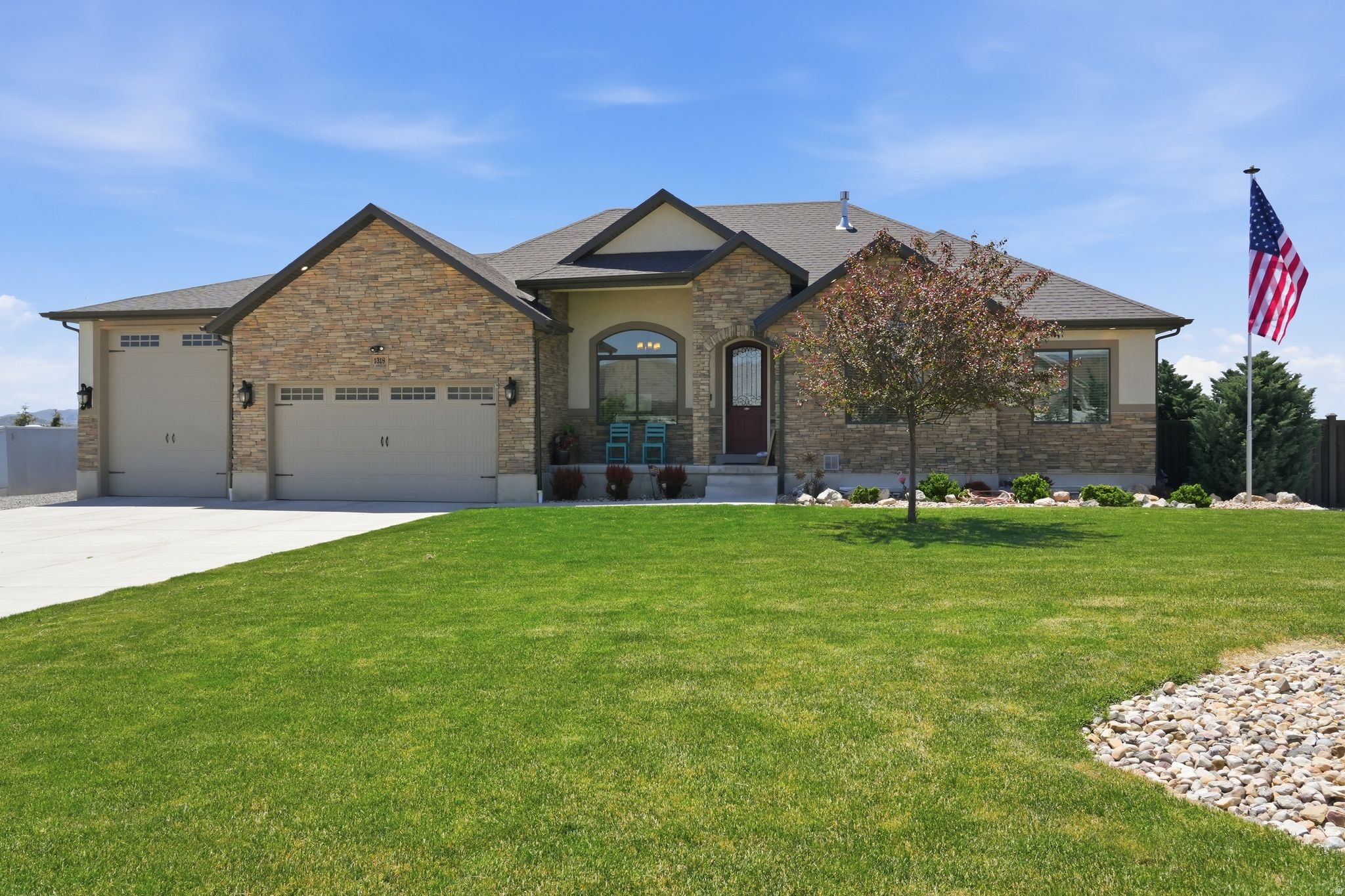 1318 E ABIGAIL LN, Eagle Mountain, UT 84005 — photo 1