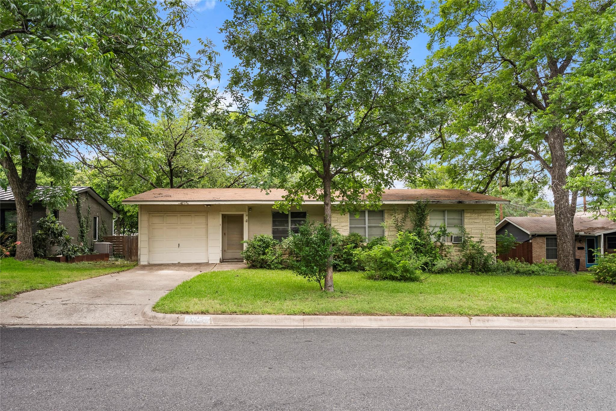 1102 Southwood, Austin, TX 78704 — photo 1
