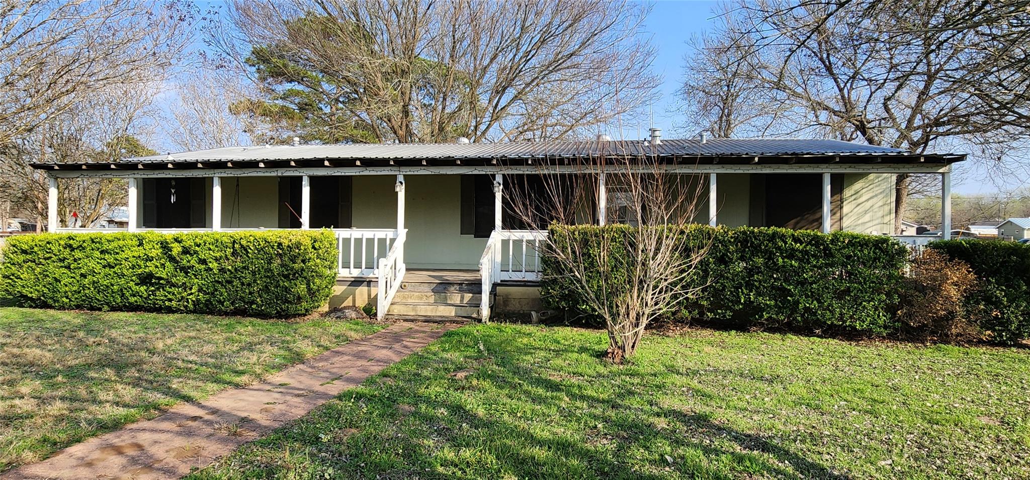 3 Miller, Smithville, TX 78957 — photo 1