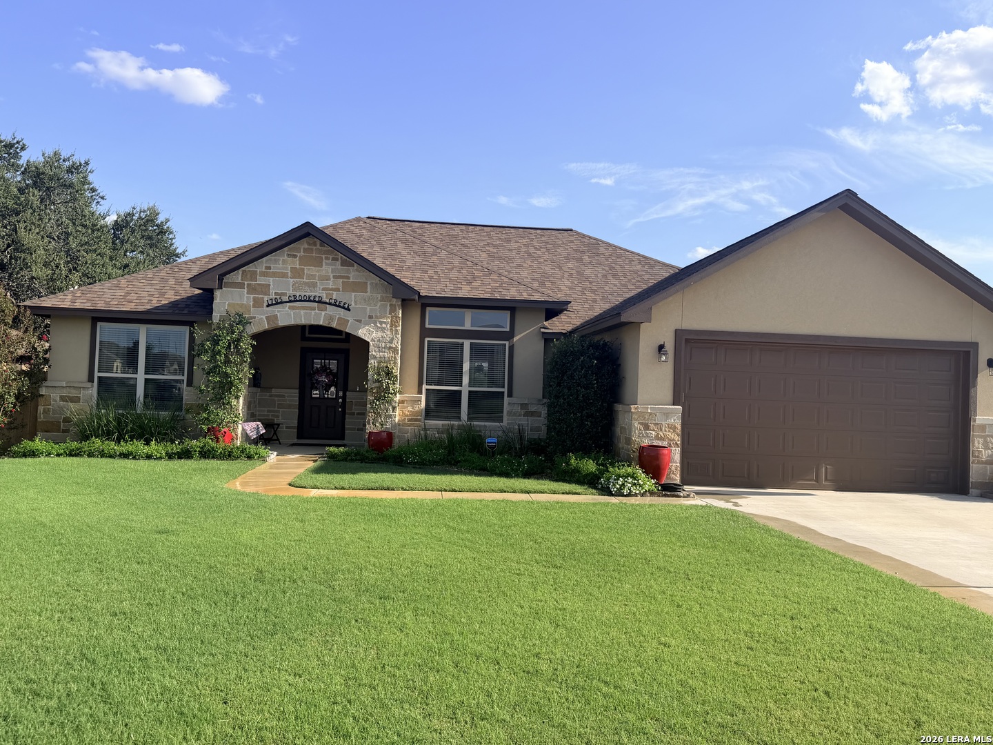 1705 CROOKED CREEK DR, Pleasanton, TX 78064 — photo 1