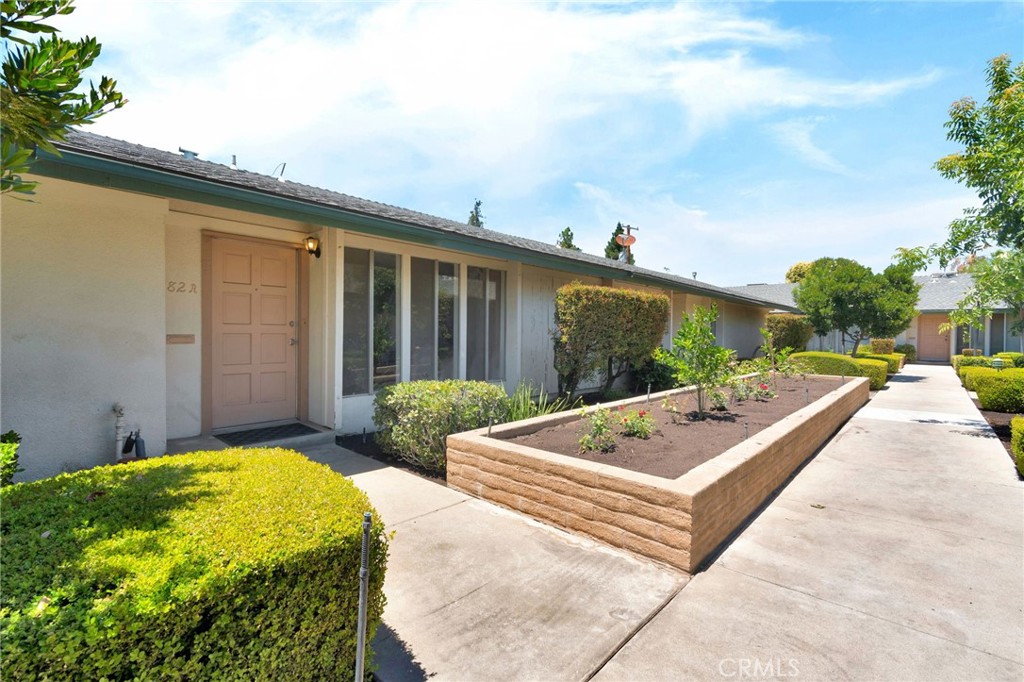 182 W Barstow Avenue A, Fresno, CA 93704 — photo 1