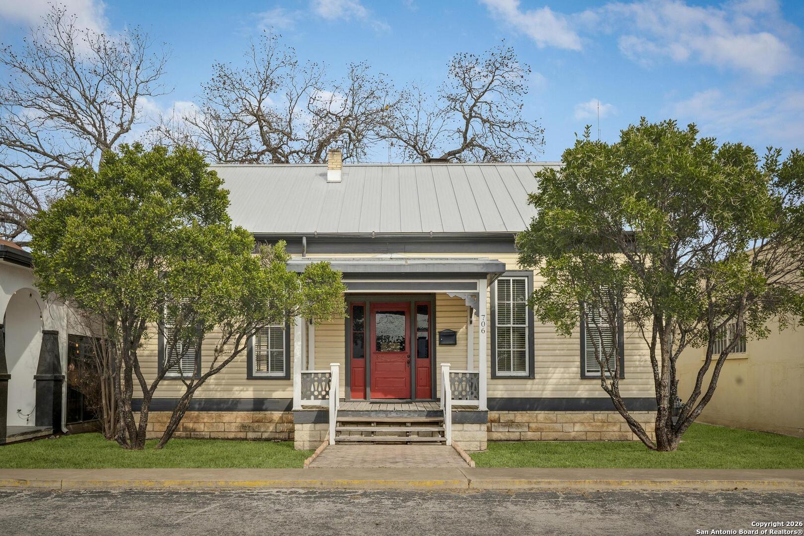 706 Front Street, , 78013 — photo 1
