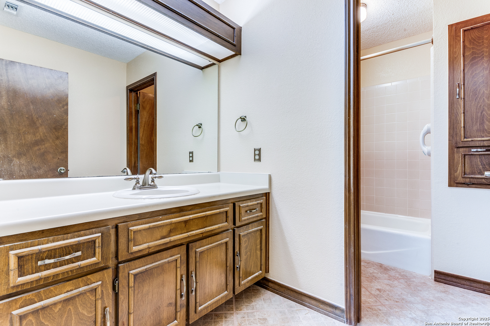 2634 Crow Vly, ,  78232 — photo 1