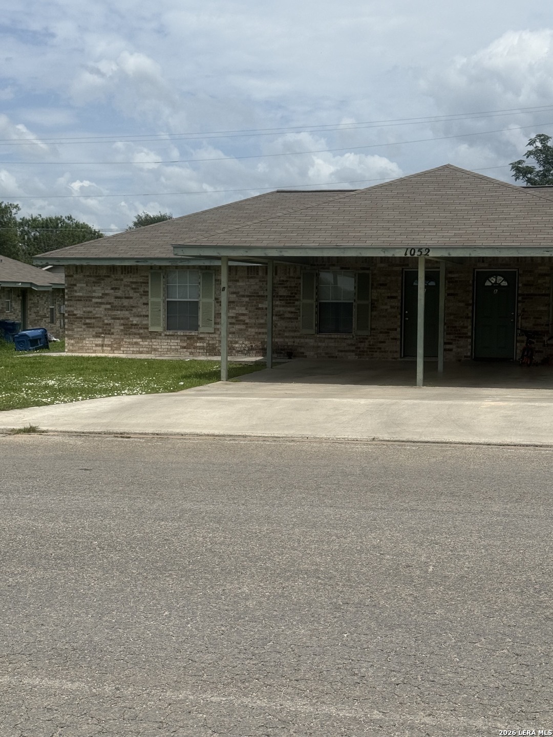 1052 LONG ST, ,  78064 — photo 1