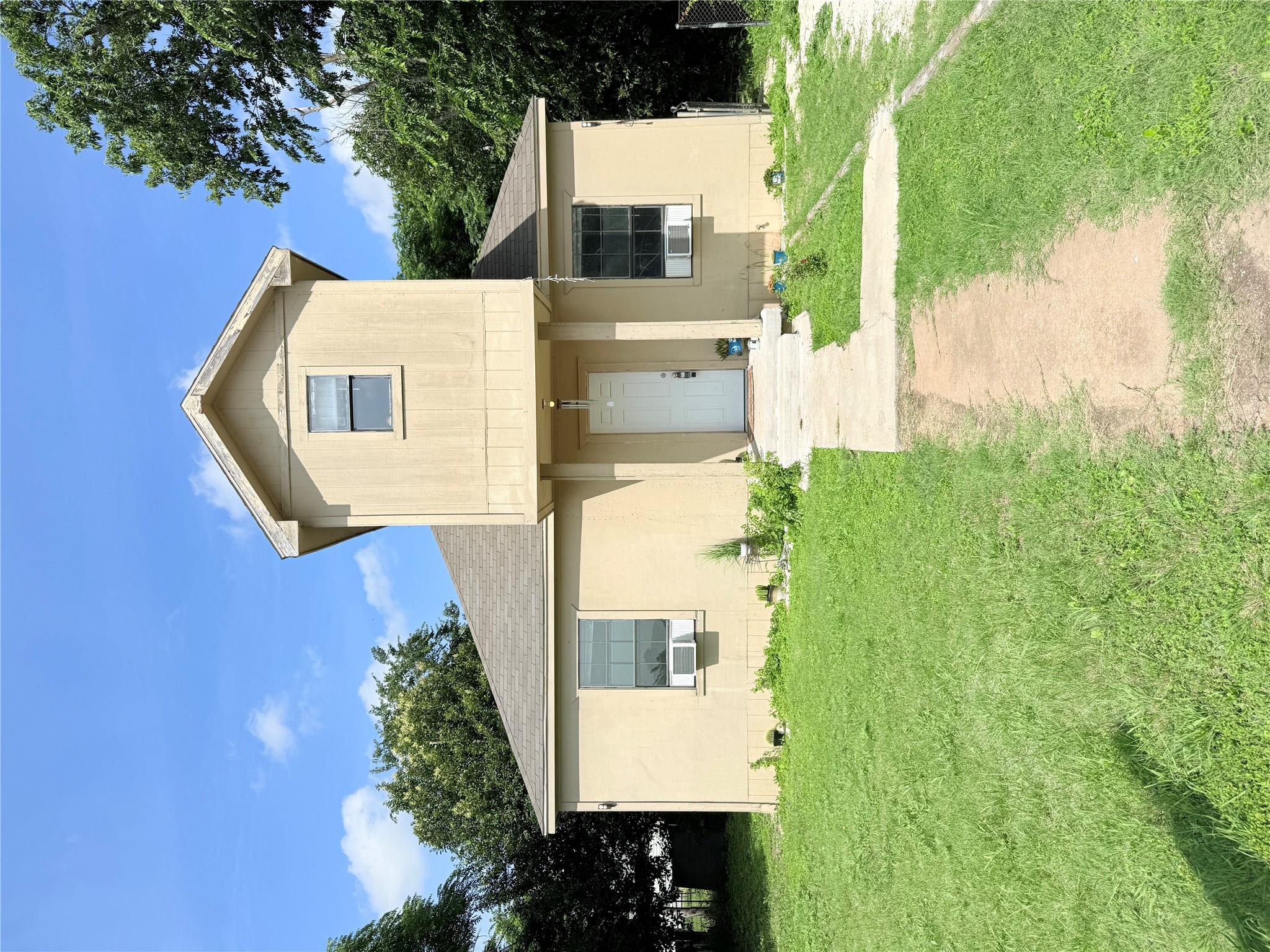 404 Love, Florence, TX 76527 — photo 1