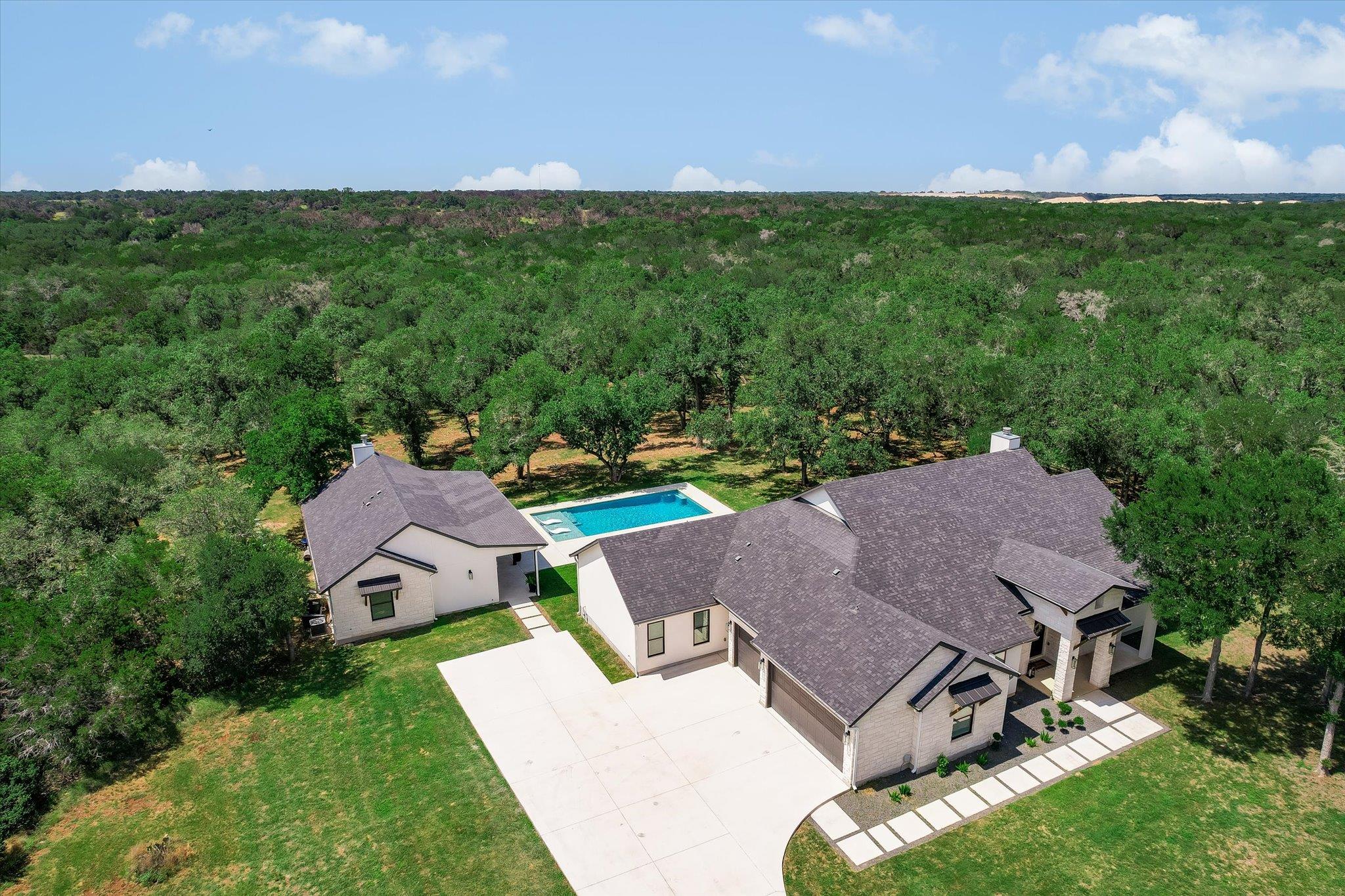 400 Creekside, Buda, TX 78610 — photo 1