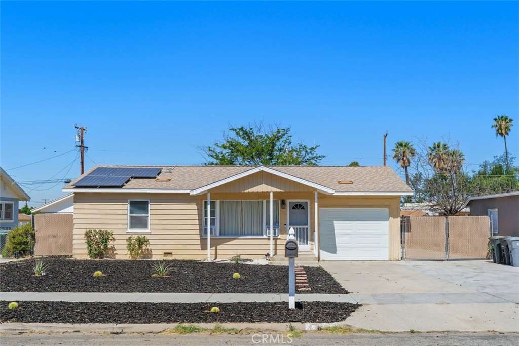 415 S Carmalita, Hemet, CA 92543 — photo 1