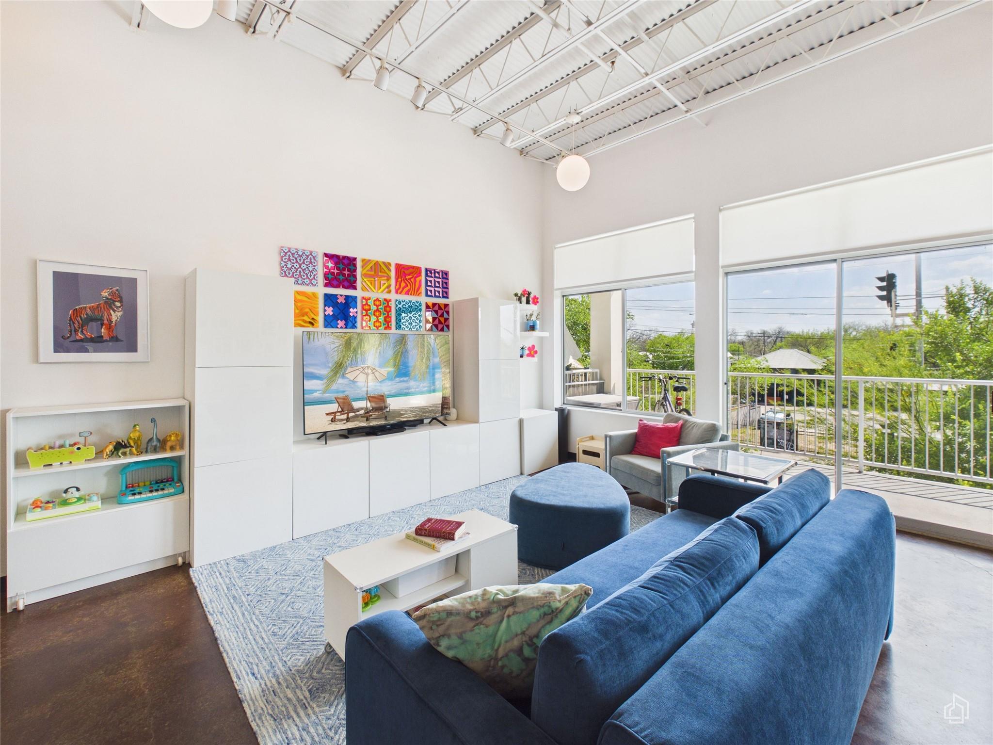 2401 6th, Austin, TX 78702 — photo 1