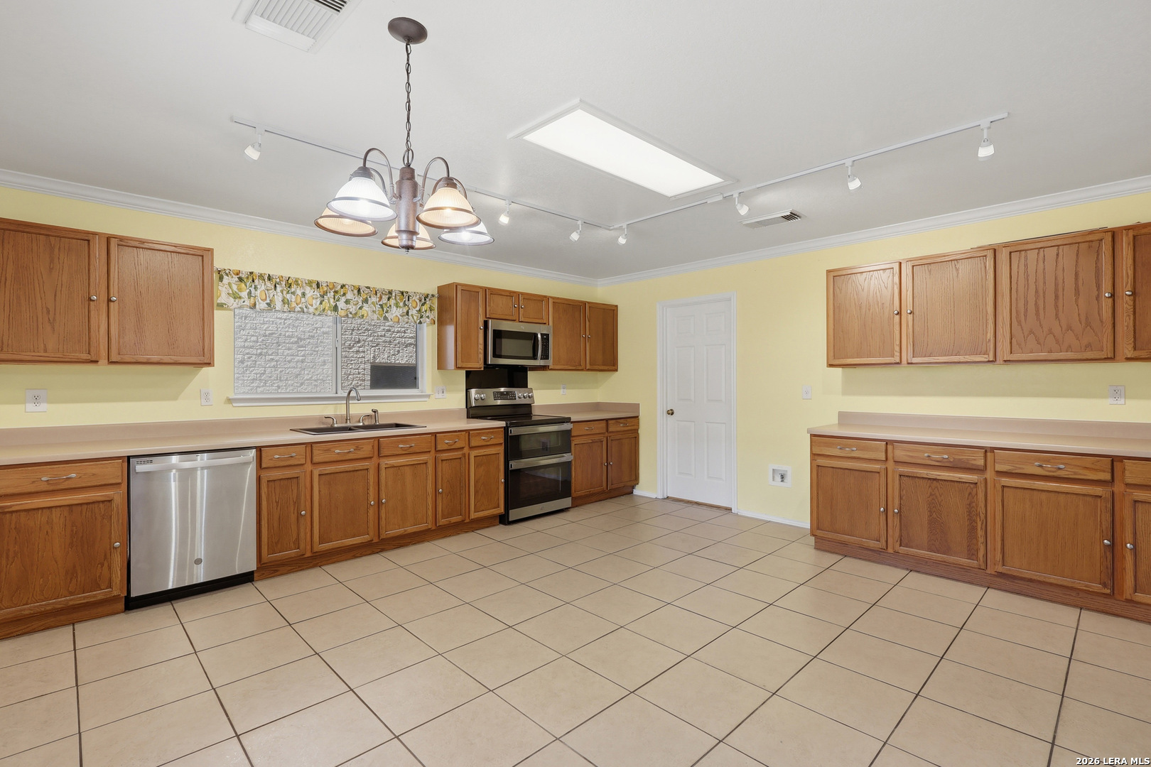 10434 Manor Creek, ,  78245 — photo 1