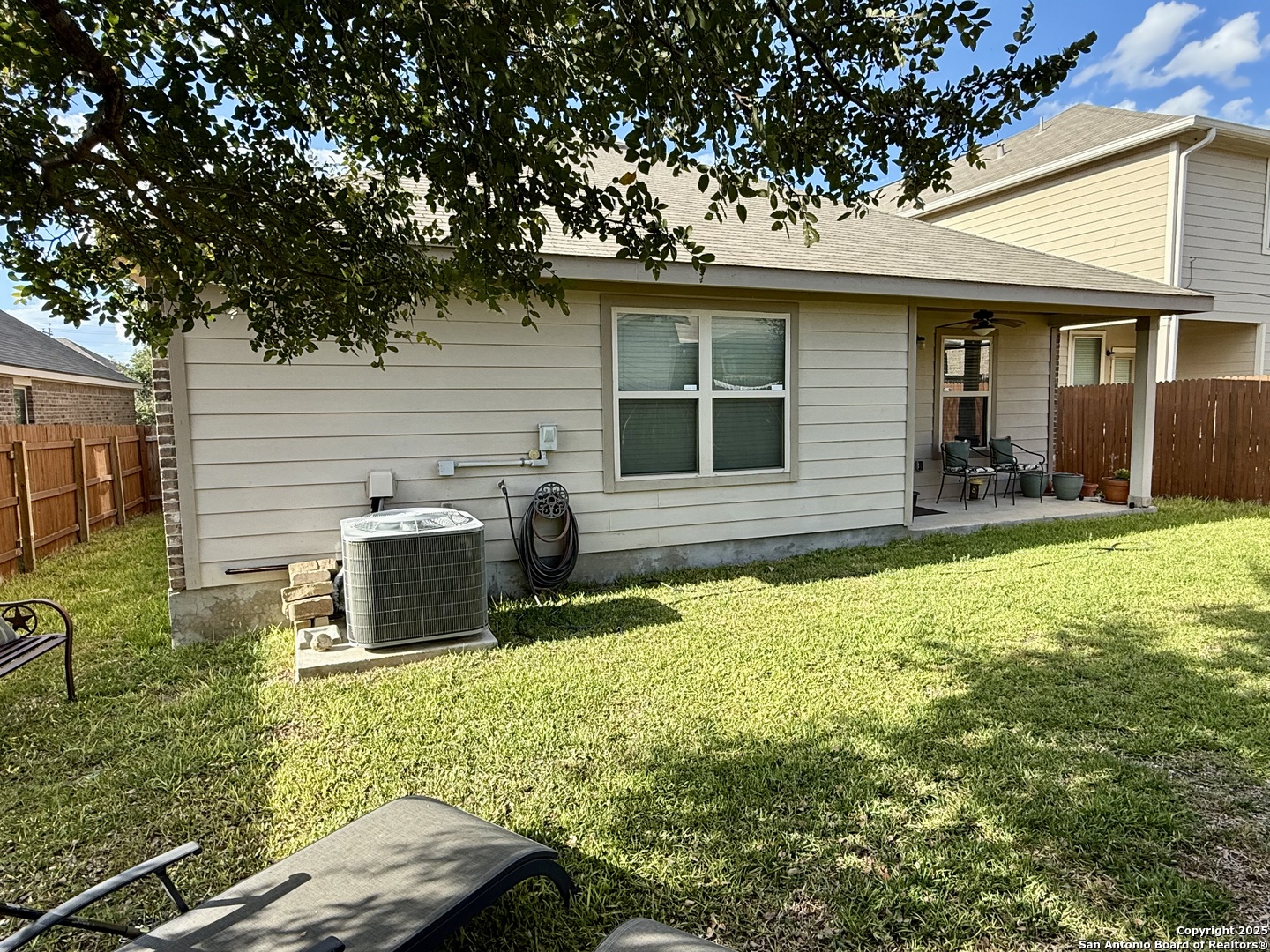 537 Saddlehorn, , 78108 — photo 1
