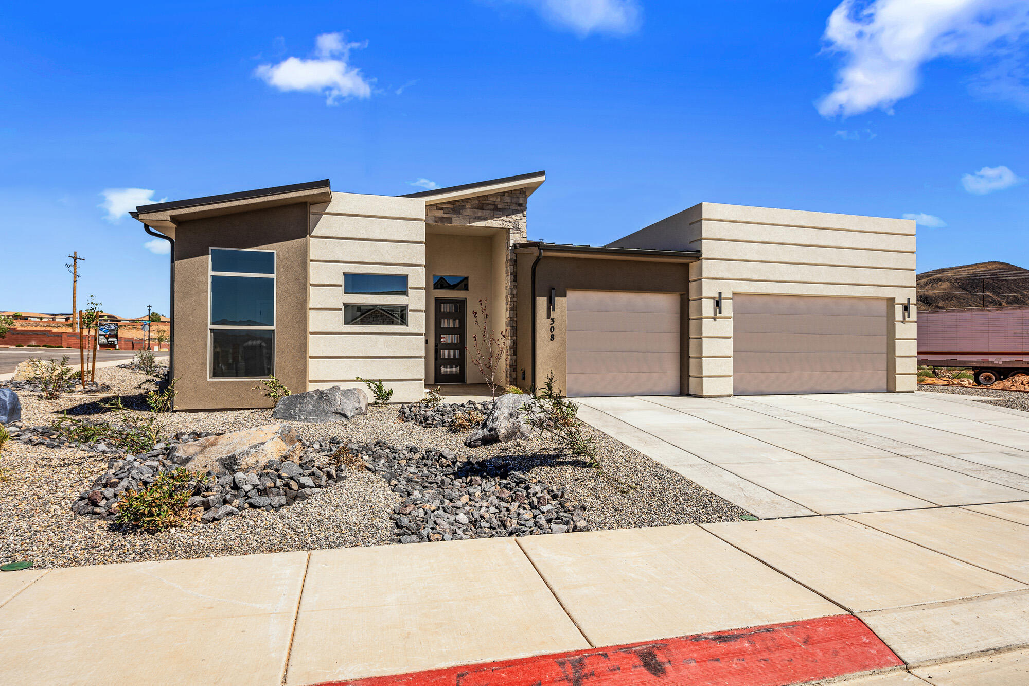 308 N 2805 W, Hurricane, UT 84737 — photo 1