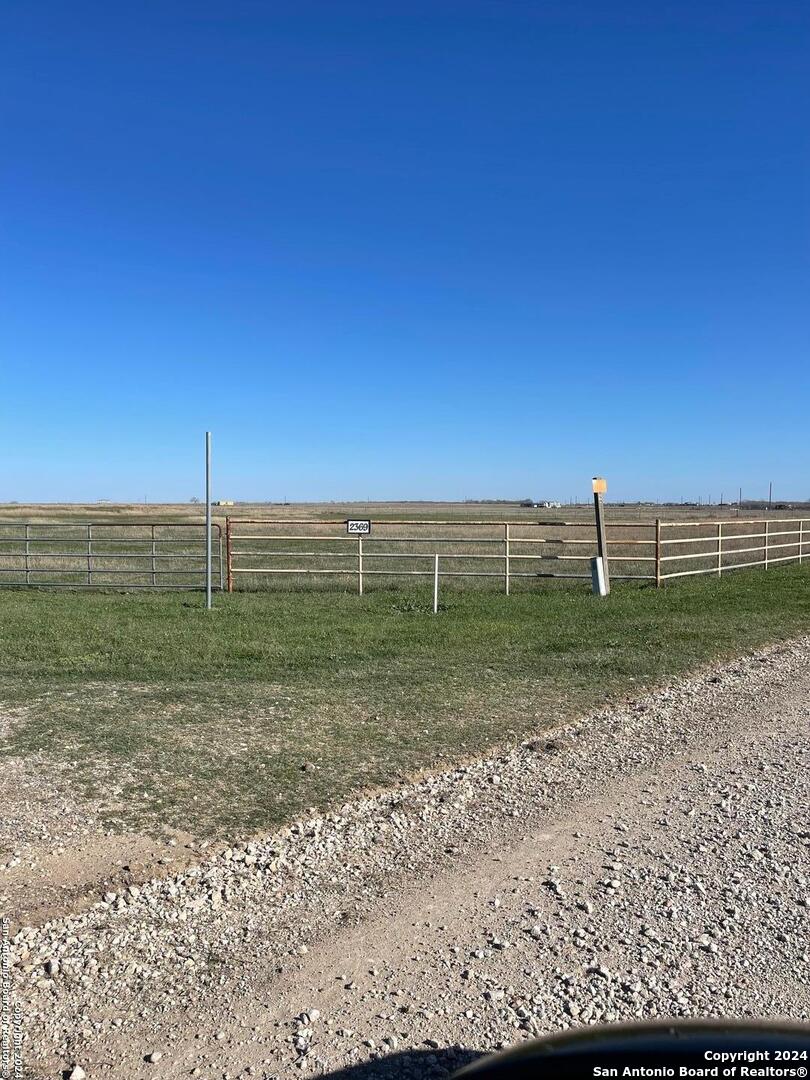 10 County Road 101, ,  78114 — photo 1