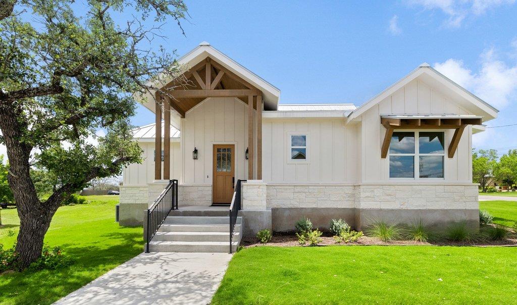 501 Ranchview, Johnson City, TX 78636 — photo 1