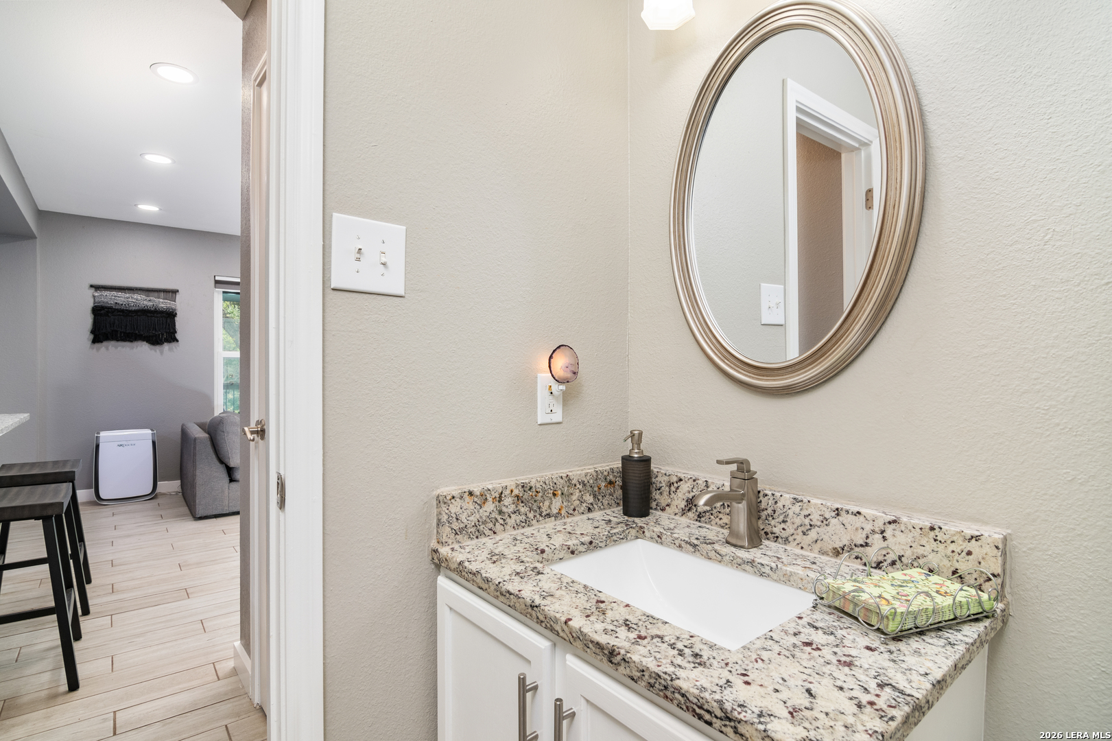 15722 Walnut Creek, ,  78247 — photo 1